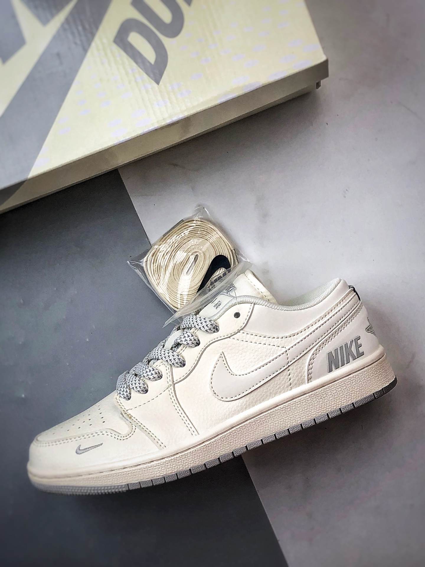 Air Jordan 1 Low OG ”高端定制” NK米白灰反光 XX3168-187