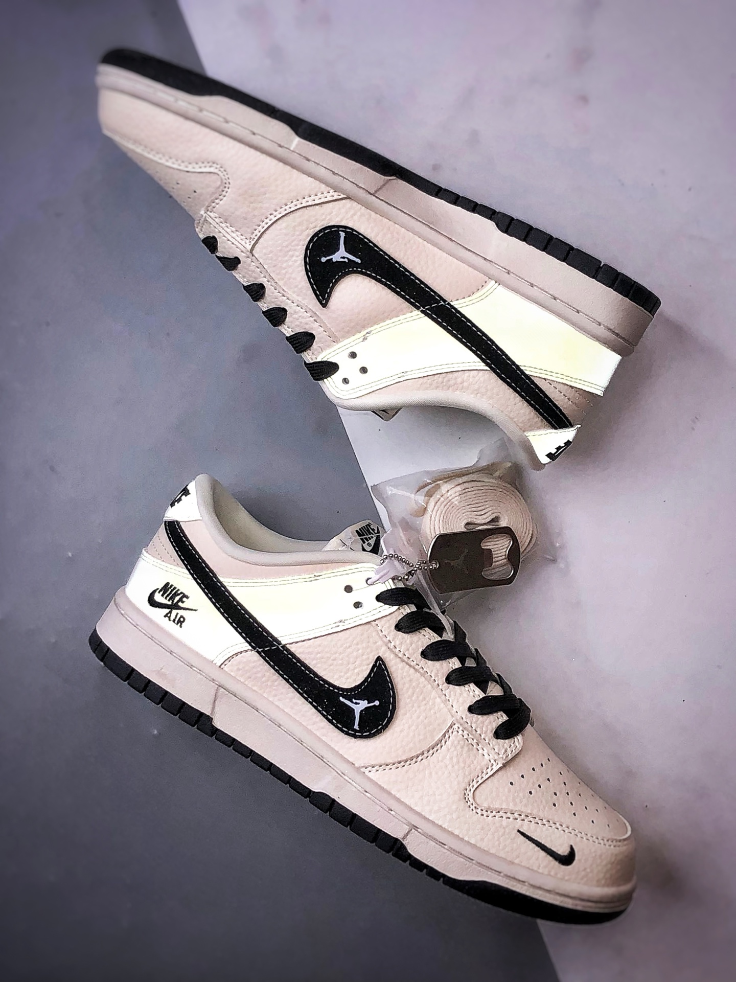 NK Dunk Low Retro ”DIY高端定制” 飞人米白黑 低帮休闲运动板鞋 LW1818-118-莆田鞋,莆田鞋货源,高仿鞋,高仿鞋货源,安福档口,莆田高仿鞋,莆田鞋批发,高仿鞋批发,莆田高仿运动鞋,高仿运动鞋,莆田运动鞋 NK Dunk Low Retro ”DIY高端定制” 飞人米白黑 低帮休闲运动板鞋 LW1818-118