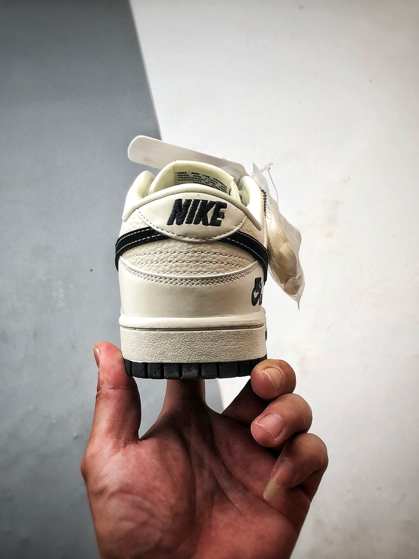 NK Dunk Low Retro ”DIY高端定制” 飞人米白黑 低帮休闲运动板鞋 LW1818-118-莆田鞋,莆田鞋货源,高仿鞋,高仿鞋货源,安福档口,莆田高仿鞋,莆田鞋批发,高仿鞋批发,莆田高仿运动鞋,高仿运动鞋,莆田运动鞋 NK Dunk Low Retro ”DIY高端定制” 飞人米白黑 低帮休闲运动板鞋 LW1818-118