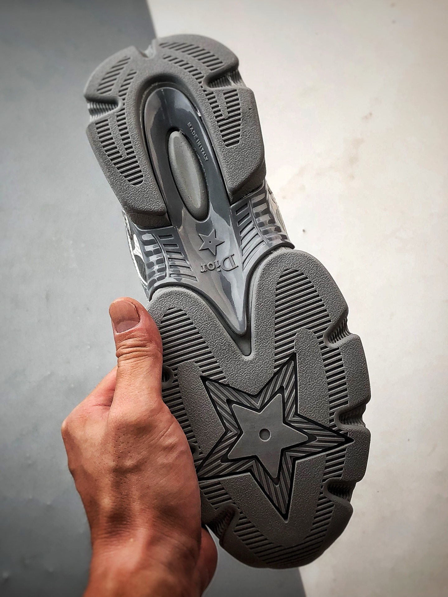 Dior/迪奥 Chrono系列 灰银 25ss本季最新单品 圆头系带生活休闲运动鞋-Chinese UA Cheap High Quatity Brand Clothes Bags handbags Sneakers wholesale wholesaler seller from China Factory suppliers Fashion Clothing Shoes best Quality Beautiful Price Dior/迪奥 Chrono系列 灰银 25ss本季最新单品 圆头系带生活休闲运动鞋