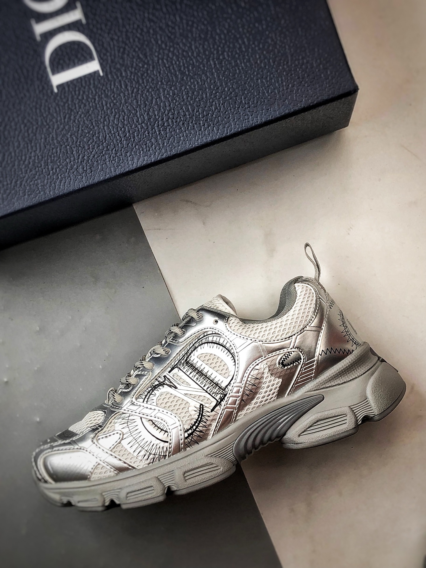 Dior/迪奥 Chrono系列 灰银 25ss本季最新单品 圆头系带生活休闲运动鞋-Chinese UA Cheap High Quatity Brand Clothes Bags handbags Sneakers wholesale wholesaler seller from China Factory suppliers Fashion Clothing Shoes best Quality Beautiful Price Dior/迪奥 Chrono系列 灰银 25ss本季最新单品 圆头系带生活休闲运动鞋