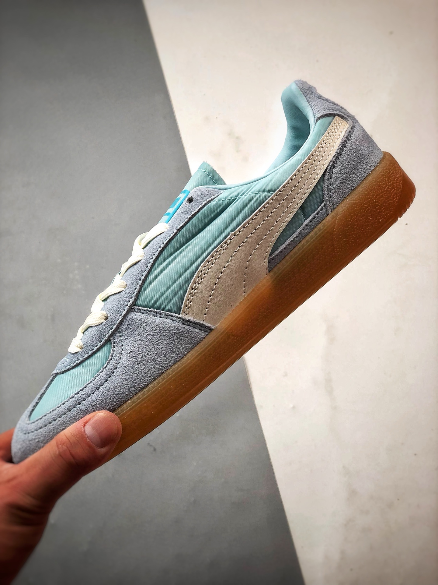 Puma Palermo 蓝白 舒适百搭低帮德训板鞋 399341-02-Chinese UA Cheap High Quatity Brand Clothes Bags handbags Sneakers wholesale wholesaler seller from China Factory suppliers Fashion Clothing Shoes best Quality Beautiful Price Puma Palermo 蓝白 舒适百搭低帮德训板鞋 399341-02