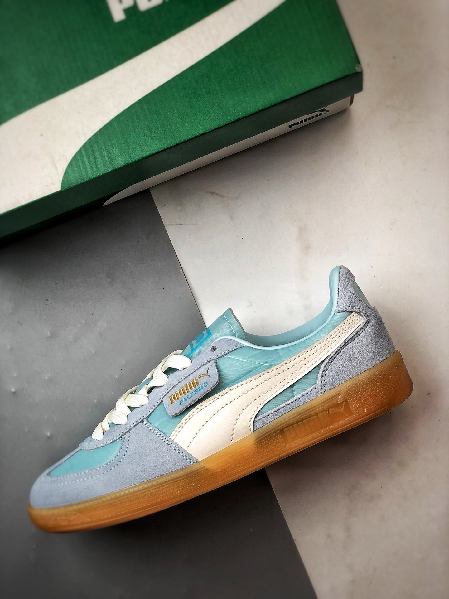 Puma Palermo 蓝白 舒适百搭低帮德训板鞋 399341-02-Chinese UA Cheap High Quatity Brand Clothes Bags handbags Sneakers wholesale wholesaler seller from China Factory suppliers Fashion Clothing Shoes best Quality Beautiful Price Puma Palermo 蓝白 舒适百搭低帮德训板鞋 399341-02