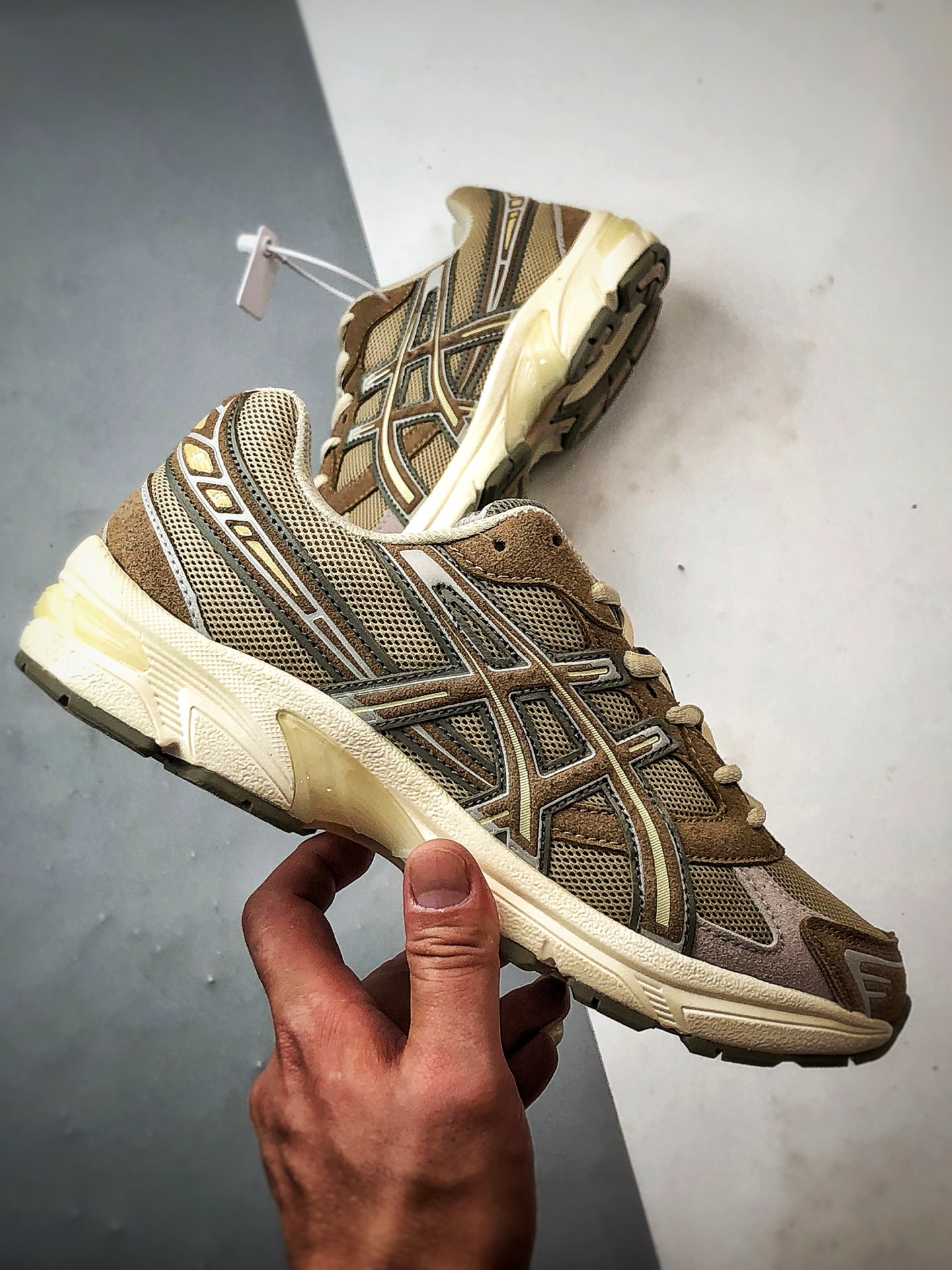 Asics Gel-1130 棕白 亚瑟士轻便百搭休闲运动慢跑鞋 1202A163-200-莆田鞋,莆田鞋货源,高仿鞋,高仿鞋货源,安福档口,莆田高仿鞋,莆田鞋批发,高仿鞋批发,莆田高仿运动鞋,高仿运动鞋,莆田运动鞋 Asics Gel-1130 棕白 亚瑟士轻便百搭休闲运动慢跑鞋 1202A163-200