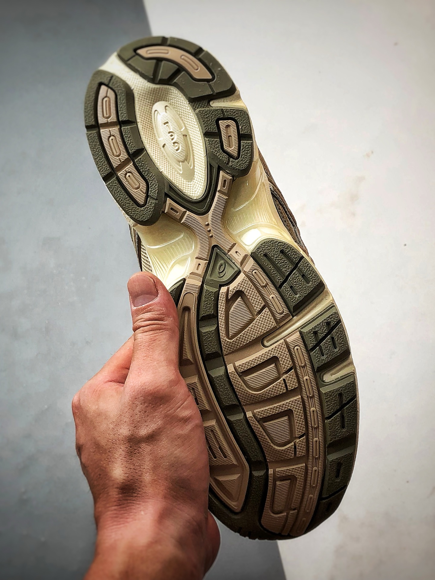 Asics Gel-1130 棕白 亚瑟士轻便百搭休闲运动慢跑鞋 1202A163-200-莆田鞋,莆田鞋货源,高仿鞋,高仿鞋货源,安福档口,莆田高仿鞋,莆田鞋批发,高仿鞋批发,莆田高仿运动鞋,高仿运动鞋,莆田运动鞋 Asics Gel-1130 棕白 亚瑟士轻便百搭休闲运动慢跑鞋 1202A163-200