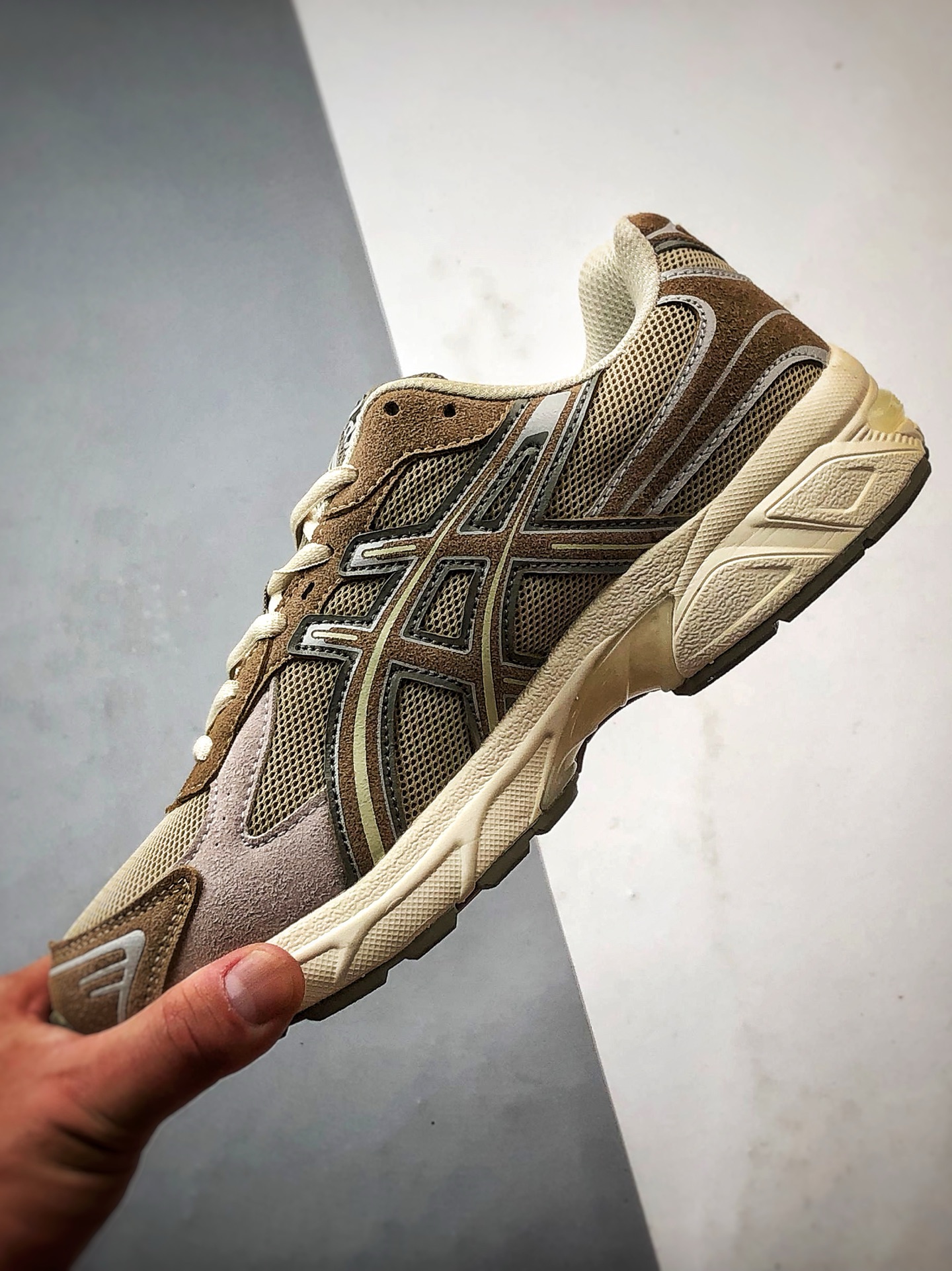 Asics Gel-1130 棕白 亚瑟士轻便百搭休闲运动慢跑鞋 1202A163-200-莆田鞋,莆田鞋货源,高仿鞋,高仿鞋货源,安福档口,莆田高仿鞋,莆田鞋批发,高仿鞋批发,莆田高仿运动鞋,高仿运动鞋,莆田运动鞋 Asics Gel-1130 棕白 亚瑟士轻便百搭休闲运动慢跑鞋 1202A163-200