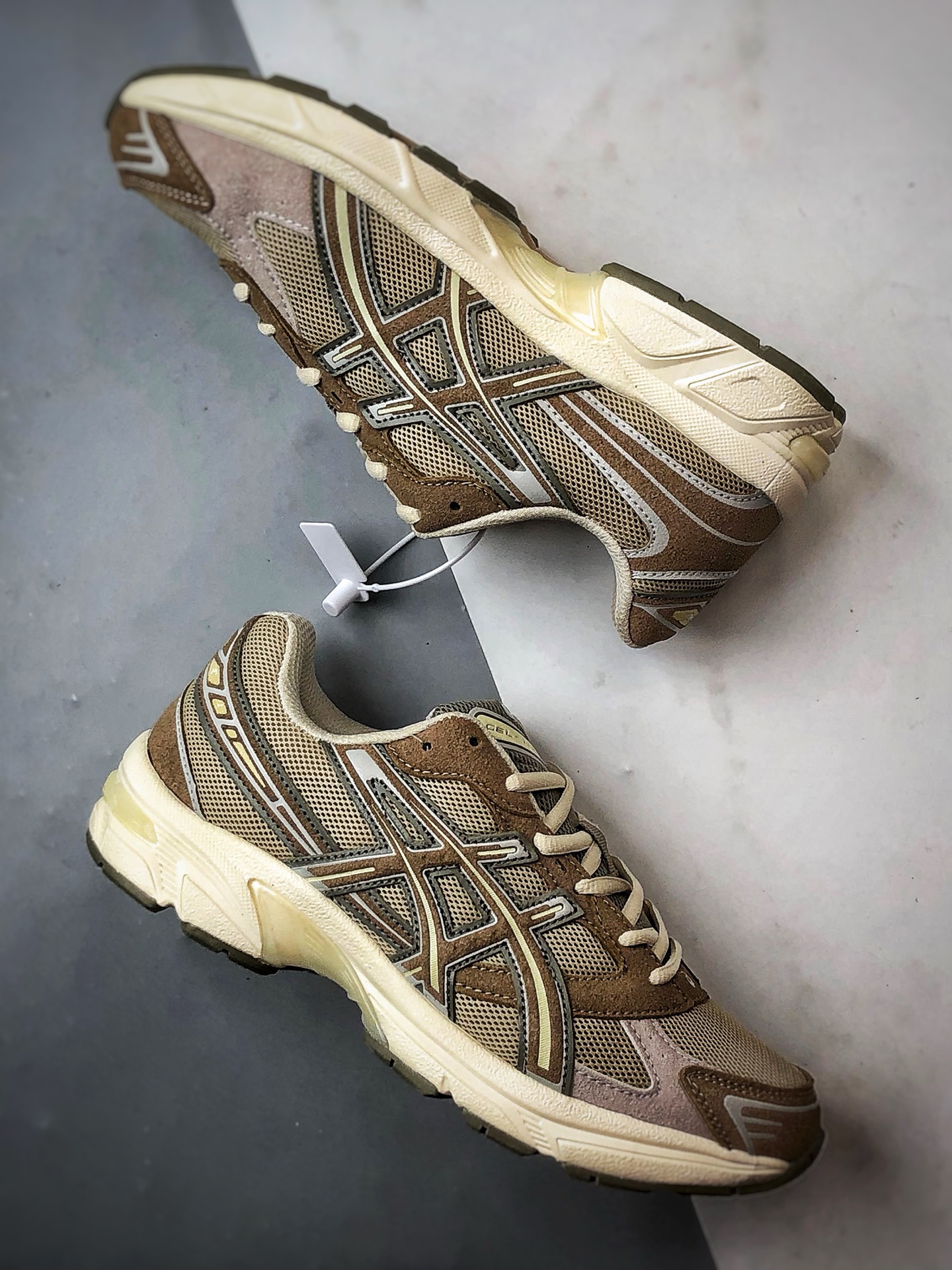 Asics Gel-1130 棕白 亚瑟士轻便百搭休闲运动慢跑鞋 1202A163-200-莆田鞋,莆田鞋货源,高仿鞋,高仿鞋货源,安福档口,莆田高仿鞋,莆田鞋批发,高仿鞋批发,莆田高仿运动鞋,高仿运动鞋,莆田运动鞋 Asics Gel-1130 棕白 亚瑟士轻便百搭休闲运动慢跑鞋 1202A163-200