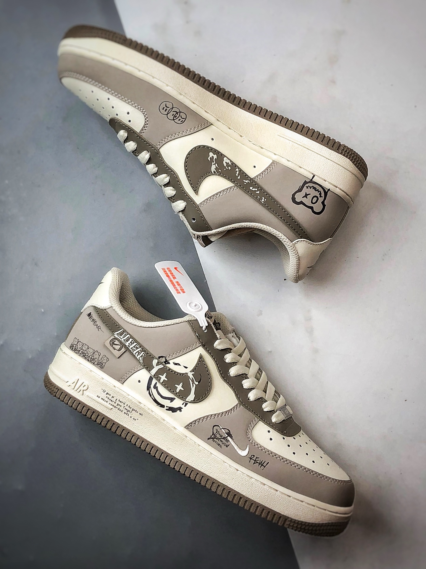 Air Force 1 '07 Low 笑脸熊印花 DB3301-881-莆田鞋,莆田鞋货源,高仿鞋,高仿鞋货源,安福档口,莆田高仿鞋,莆田鞋批发,高仿鞋批发,莆田高仿运动鞋,高仿运动鞋,莆田运动鞋 Air Force 1 '07 Low 笑脸熊印花 DB3301-881