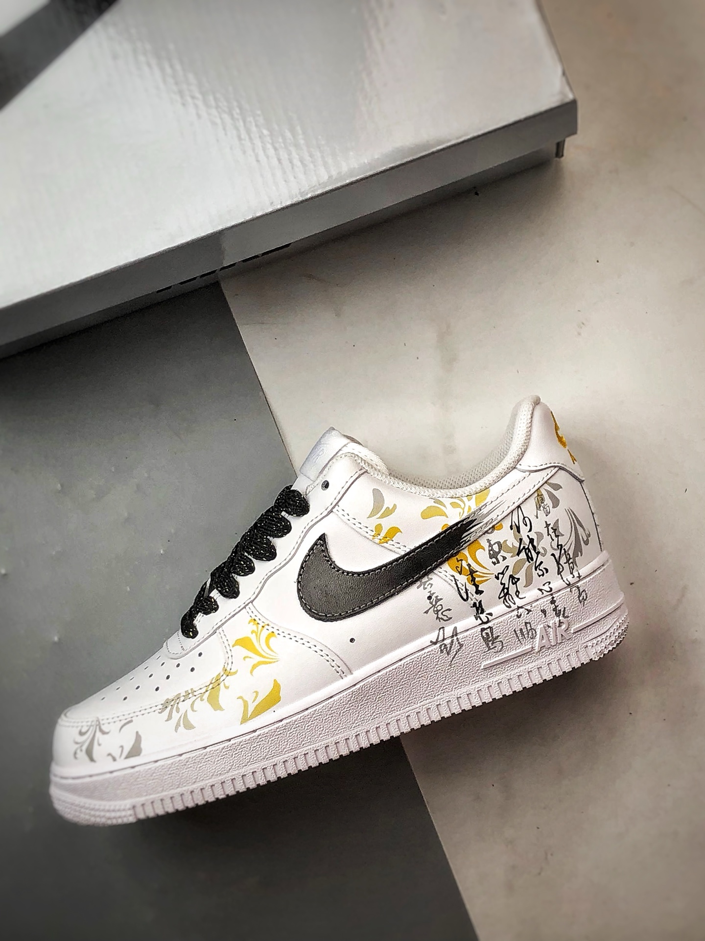 定制球鞋Air Force 1 Low 东篱醉 中国风白黑 经典休闲运动板鞋 ZH0316-082-莆田鞋,莆田鞋货源,高仿鞋,高仿鞋货源,安福档口,莆田高仿鞋,莆田鞋批发,高仿鞋批发,莆田高仿运动鞋,高仿运动鞋,莆田运动鞋 定制球鞋Air Force 1 Low 东篱醉 中国风白黑 经典休闲运动板鞋 ZH0316-082