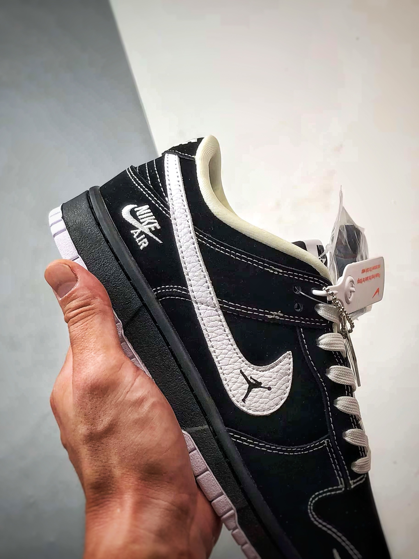 NK Dunk Low Retro ”DIY高端定制” 飞人黑白 低帮休闲运动板鞋 LW1818-117-莆田鞋,莆田鞋货源,高仿鞋,高仿鞋货源,安福档口,莆田高仿鞋,莆田鞋批发,高仿鞋批发,莆田高仿运动鞋,高仿运动鞋,莆田运动鞋 NK Dunk Low Retro ”DIY高端定制” 飞人黑白 低帮休闲运动板鞋 LW1818-117