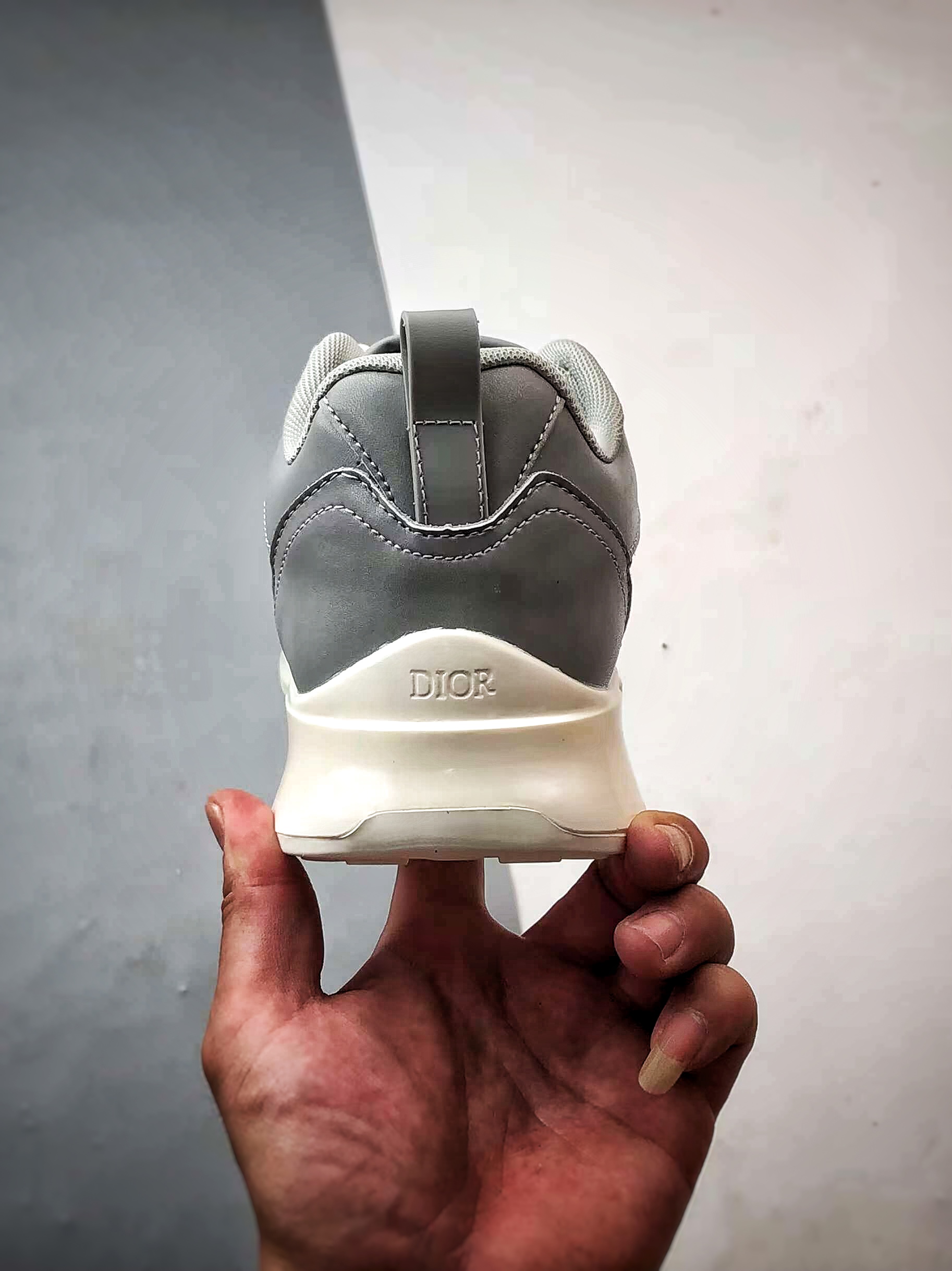 Dior/迪奥 B25 Oblique Runner Sneaker 白灰 老爹风系带低帮透气休闲运动慢跑鞋-Chinese UA Cheap High Quatity Brand Clothes Bags handbags Sneakers wholesale wholesaler seller from China Factory suppliers Fashion Clothing Shoes best Quality Beautiful Price Dior/迪奥 B25 Oblique Runner Sneaker 白灰 老爹风系带低帮透气休闲运动慢跑鞋