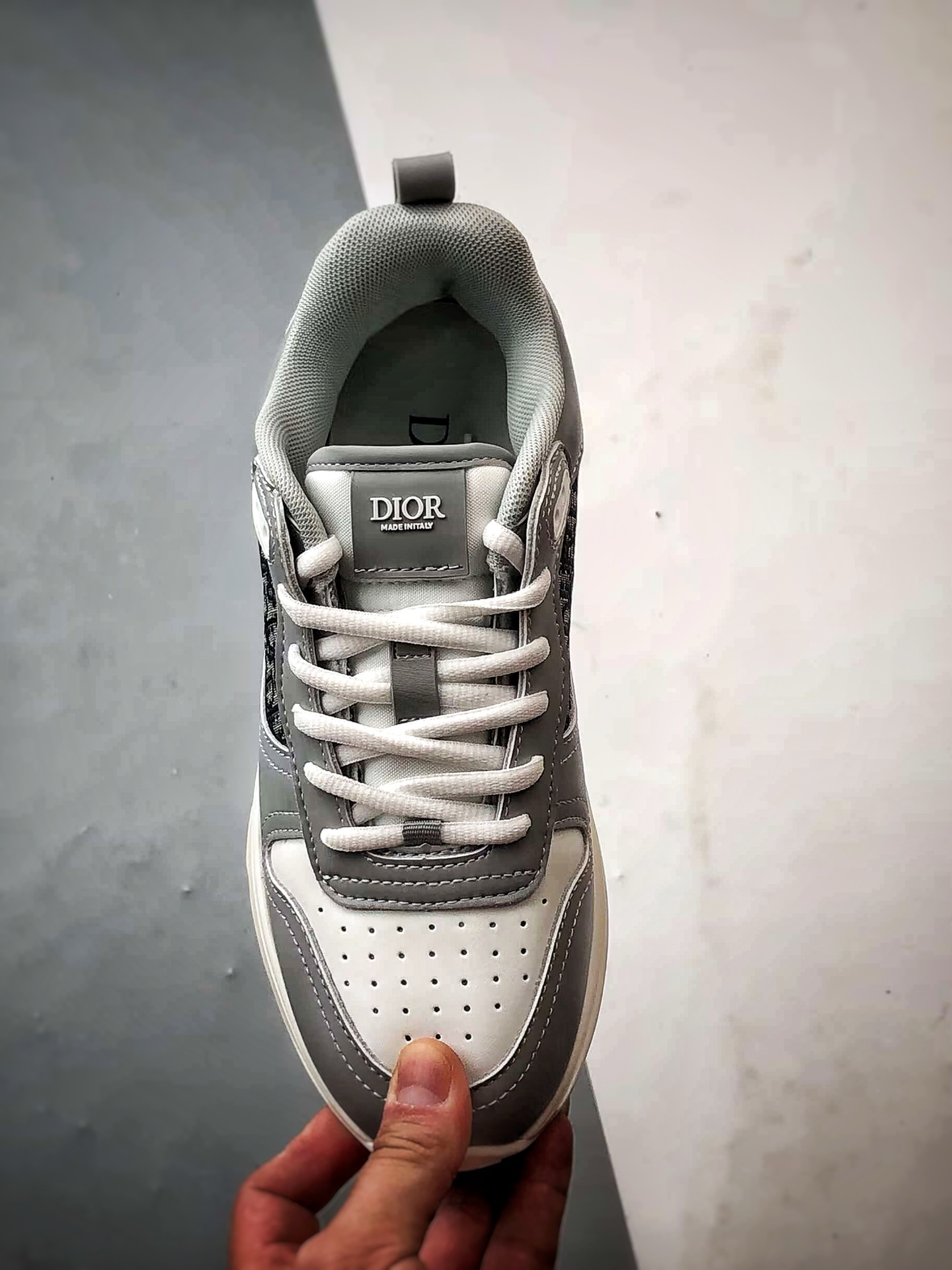 Dior/迪奥 B25 Oblique Runner Sneaker 白灰 老爹风系带低帮透气休闲运动慢跑鞋-Chinese UA Cheap High Quatity Brand Clothes Bags handbags Sneakers wholesale wholesaler seller from China Factory suppliers Fashion Clothing Shoes best Quality Beautiful Price Dior/迪奥 B25 Oblique Runner Sneaker 白灰 老爹风系带低帮透气休闲运动慢跑鞋