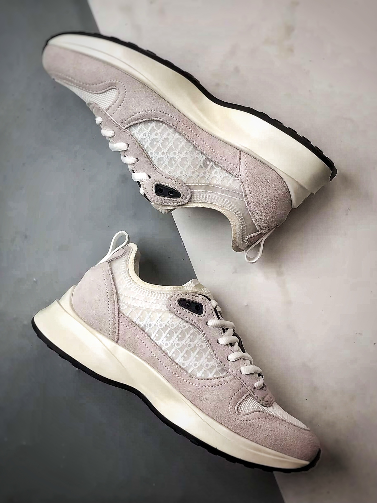 Dior/迪奥 B25 Oblique Runner Sneaker 米白 老爹风系带低帮透气休闲运动慢跑鞋-Chinese UA Cheap High Quatity Brand Clothes Bags handbags Sneakers wholesale wholesaler seller from China Factory suppliers Fashion Clothing Shoes best Quality Beautiful Price Dior/迪奥 B25 Oblique Runner Sneaker 米白 老爹风系带低帮透气休闲运动慢跑鞋