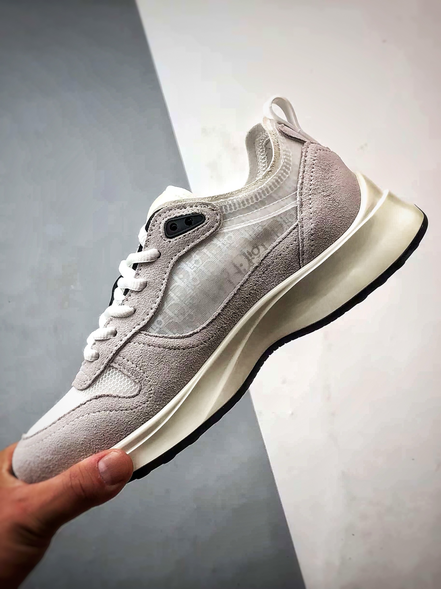 Dior/迪奥 B25 Oblique Runner Sneaker 米白 老爹风系带低帮透气休闲运动慢跑鞋-Chinese UA Cheap High Quatity Brand Clothes Bags handbags Sneakers wholesale wholesaler seller from China Factory suppliers Fashion Clothing Shoes best Quality Beautiful Price Dior/迪奥 B25 Oblique Runner Sneaker 米白 老爹风系带低帮透气休闲运动慢跑鞋