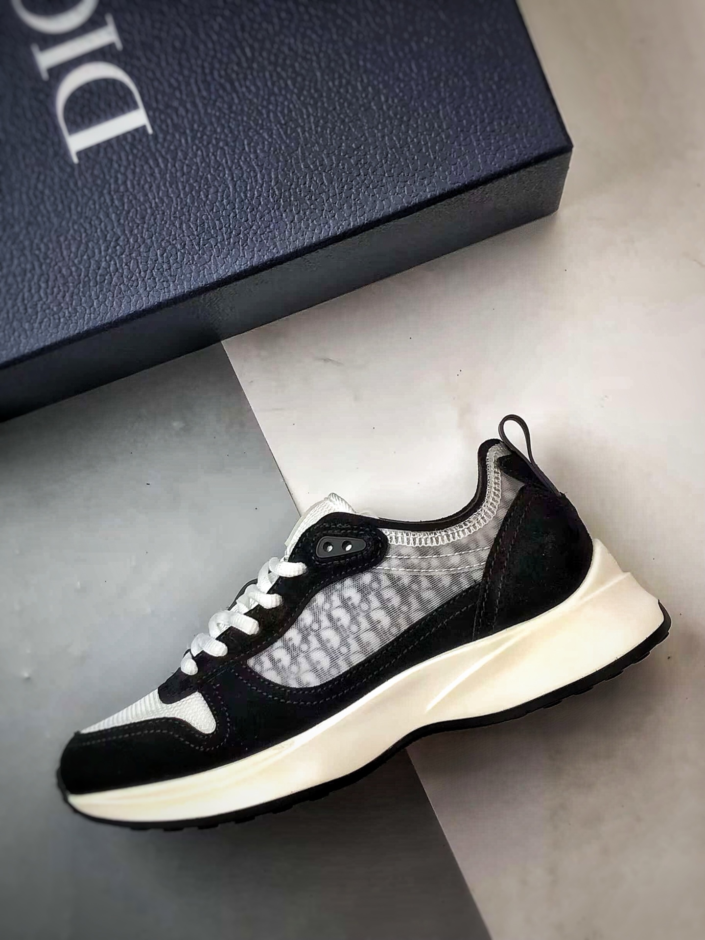 Dior/迪奥 B25 Oblique Runner Sneaker 黑白 老爹风系带低帮透气休闲运动慢跑鞋-Chinese UA Cheap High Quatity Brand Clothes Bags handbags Sneakers wholesale wholesaler seller from China Factory suppliers Fashion Clothing Shoes best Quality Beautiful Price Dior/迪奥 B25 Oblique Runner Sneaker 黑白 老爹风系带低帮透气休闲运动慢跑鞋
