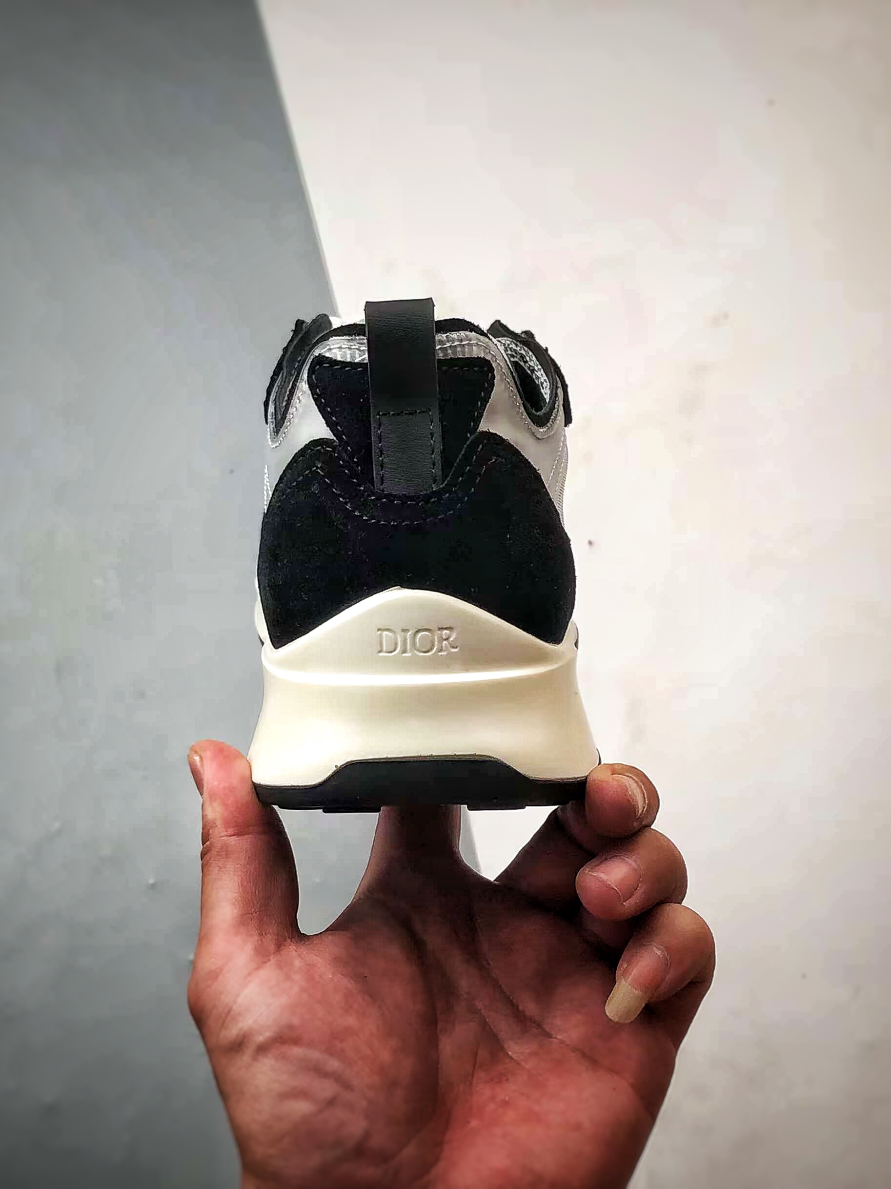 Dior/迪奥 B25 Oblique Runner Sneaker 黑白 老爹风系带低帮透气休闲运动慢跑鞋-Chinese UA Cheap High Quatity Brand Clothes Bags handbags Sneakers wholesale wholesaler seller from China Factory suppliers Fashion Clothing Shoes best Quality Beautiful Price Dior/迪奥 B25 Oblique Runner Sneaker 黑白 老爹风系带低帮透气休闲运动慢跑鞋