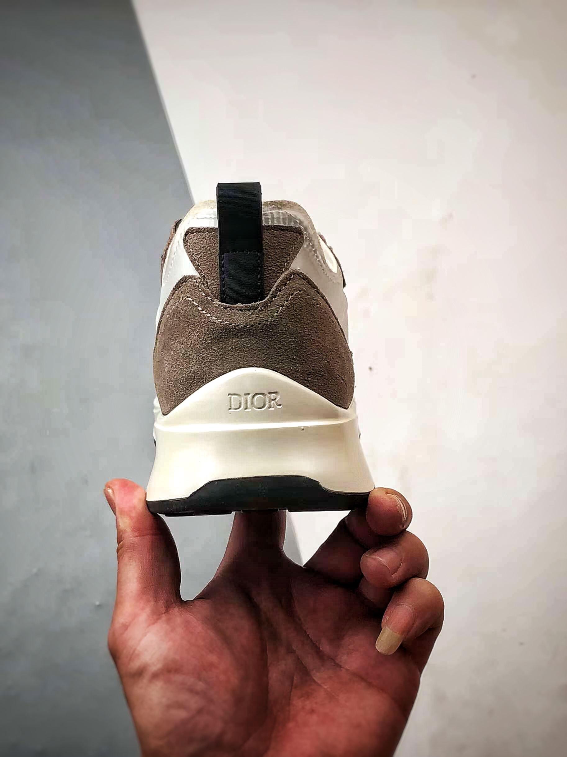 Dior/迪奥 B25 Oblique Runner Sneaker 棕色 老爹风系带低帮透气休闲运动慢跑鞋-Chinese UA Cheap High Quatity Brand Clothes Bags handbags Sneakers wholesale wholesaler seller from China Factory suppliers Fashion Clothing Shoes best Quality Beautiful Price Dior/迪奥 B25 Oblique Runner Sneaker 棕色 老爹风系带低帮透气休闲运动慢跑鞋