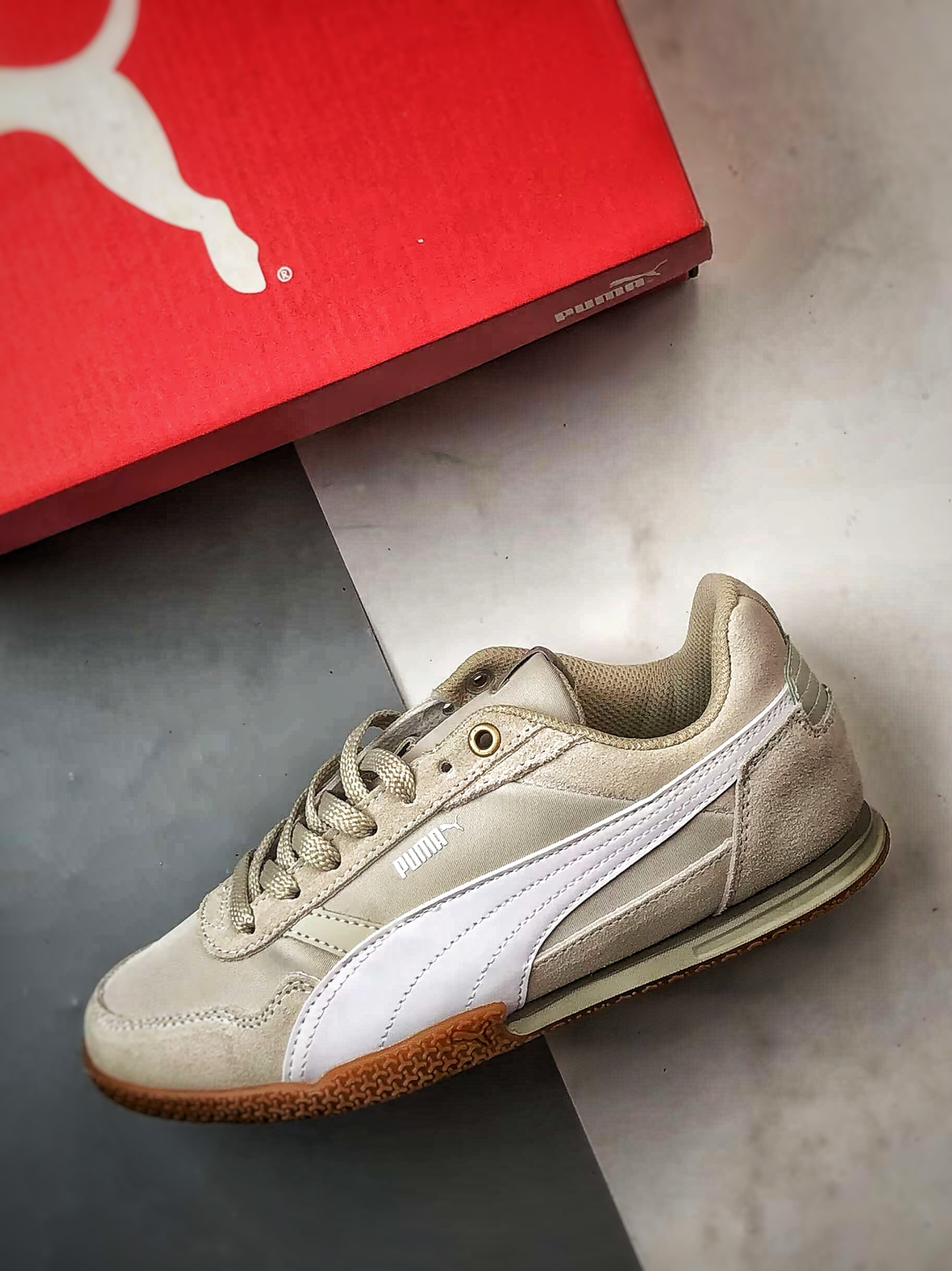 190 Puma Bella Donna Nylon 米白 唐娜尼龙薄底复古运动休闲鞋 402554-05-Chinese UA Cheap High Quatity Brand Clothes Bags handbags Sneakers wholesale wholesaler seller from China Factory suppliers Fashion Clothing Shoes best Quality Beautiful Price 190 Puma Bella Donna Nylon 米白 唐娜尼龙薄底复古运动休闲鞋 402554-05