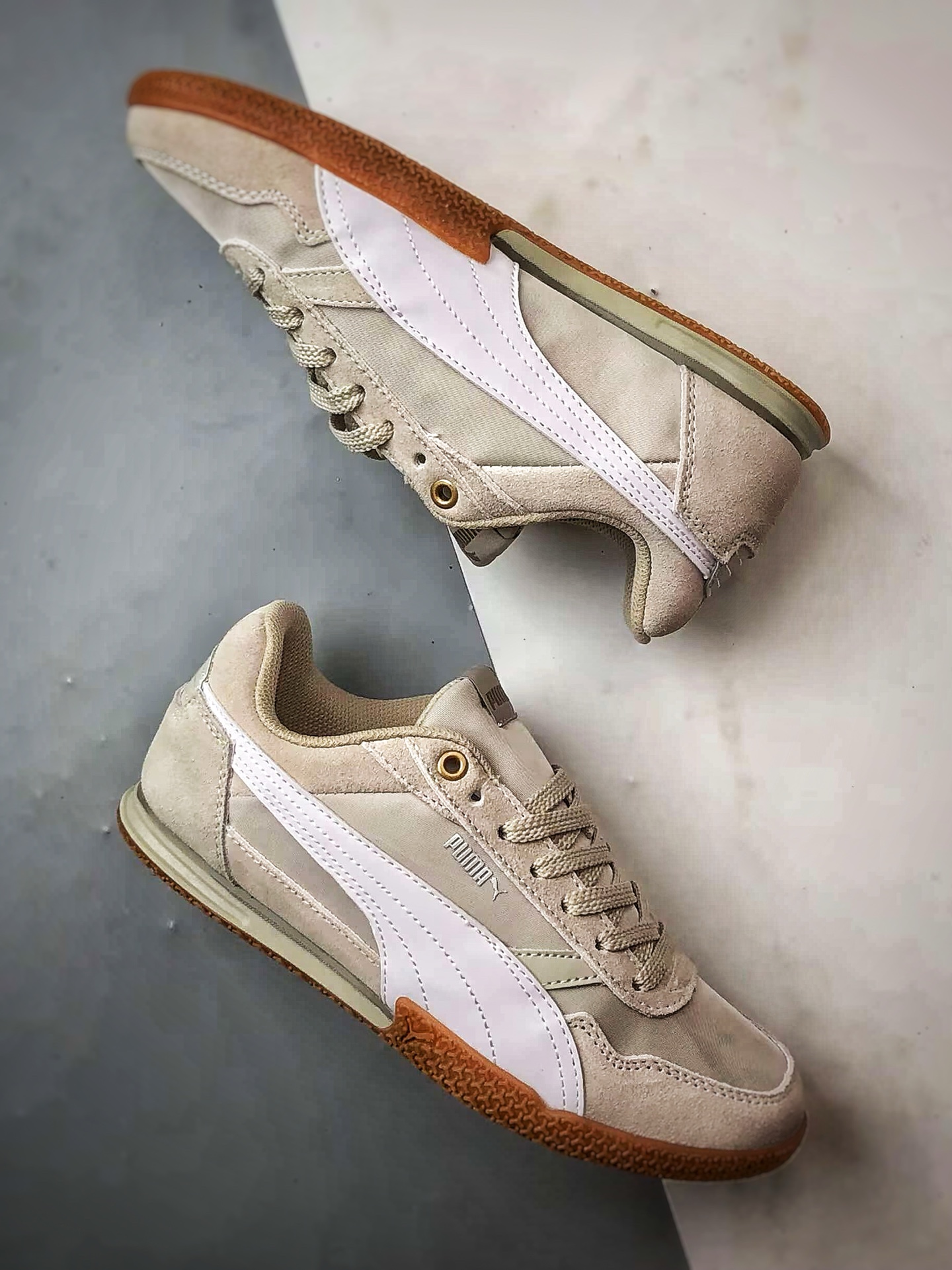 190 Puma Bella Donna Nylon 米白 唐娜尼龙薄底复古运动休闲鞋 402554-05-Chinese UA Cheap High Quatity Brand Clothes Bags handbags Sneakers wholesale wholesaler seller from China Factory suppliers Fashion Clothing Shoes best Quality Beautiful Price 190 Puma Bella Donna Nylon 米白 唐娜尼龙薄底复古运动休闲鞋 402554-05