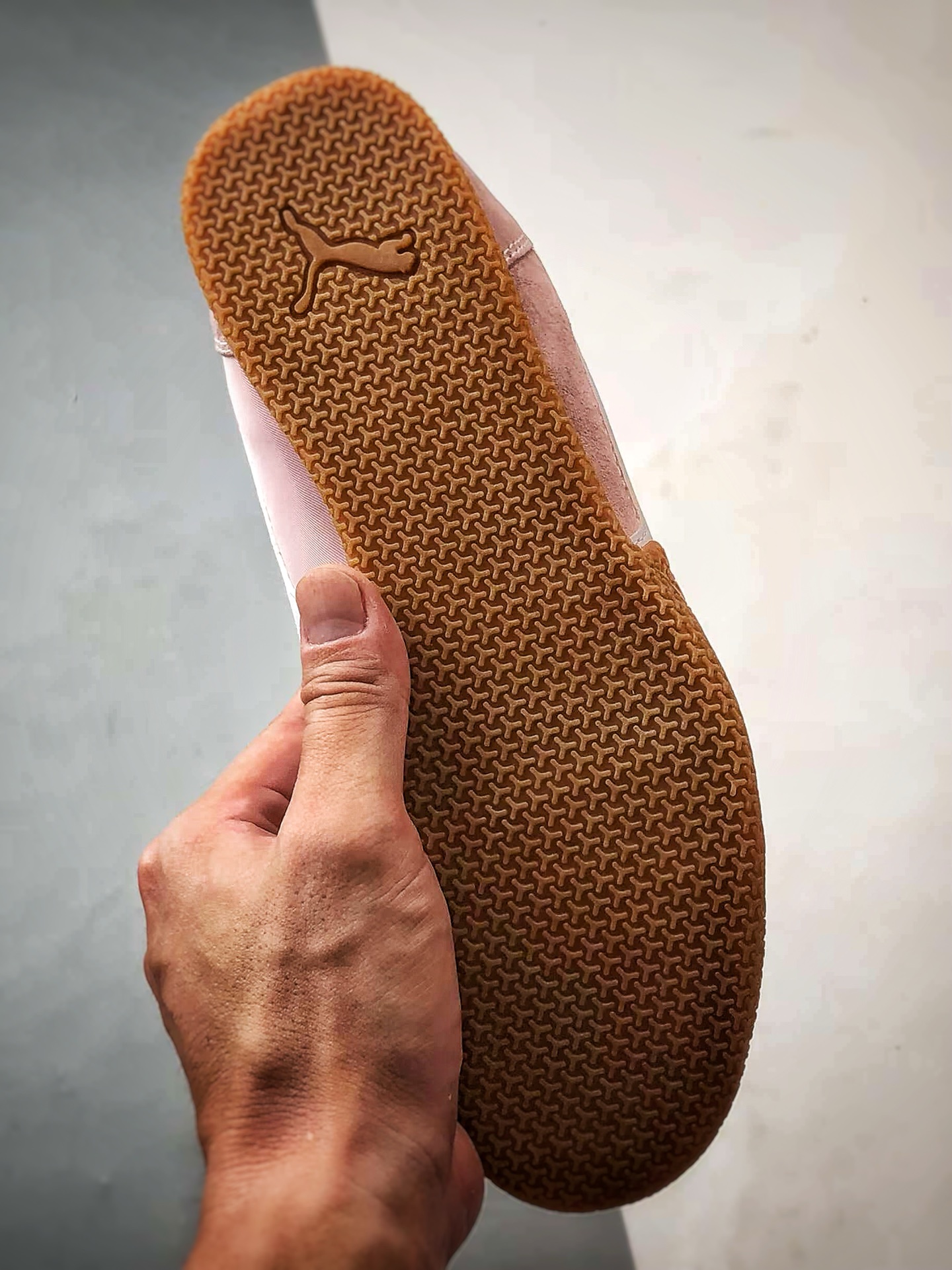 190 Puma Bella Donna Nylon 粉白 唐娜尼龙薄底复古运动休闲鞋 402554-03-Chinese UA Cheap High Quatity Brand Clothes Bags handbags Sneakers wholesale wholesaler seller from China Factory suppliers Fashion Clothing Shoes best Quality Beautiful Price 190 Puma Bella Donna Nylon 粉白 唐娜尼龙薄底复古运动休闲鞋 402554-03