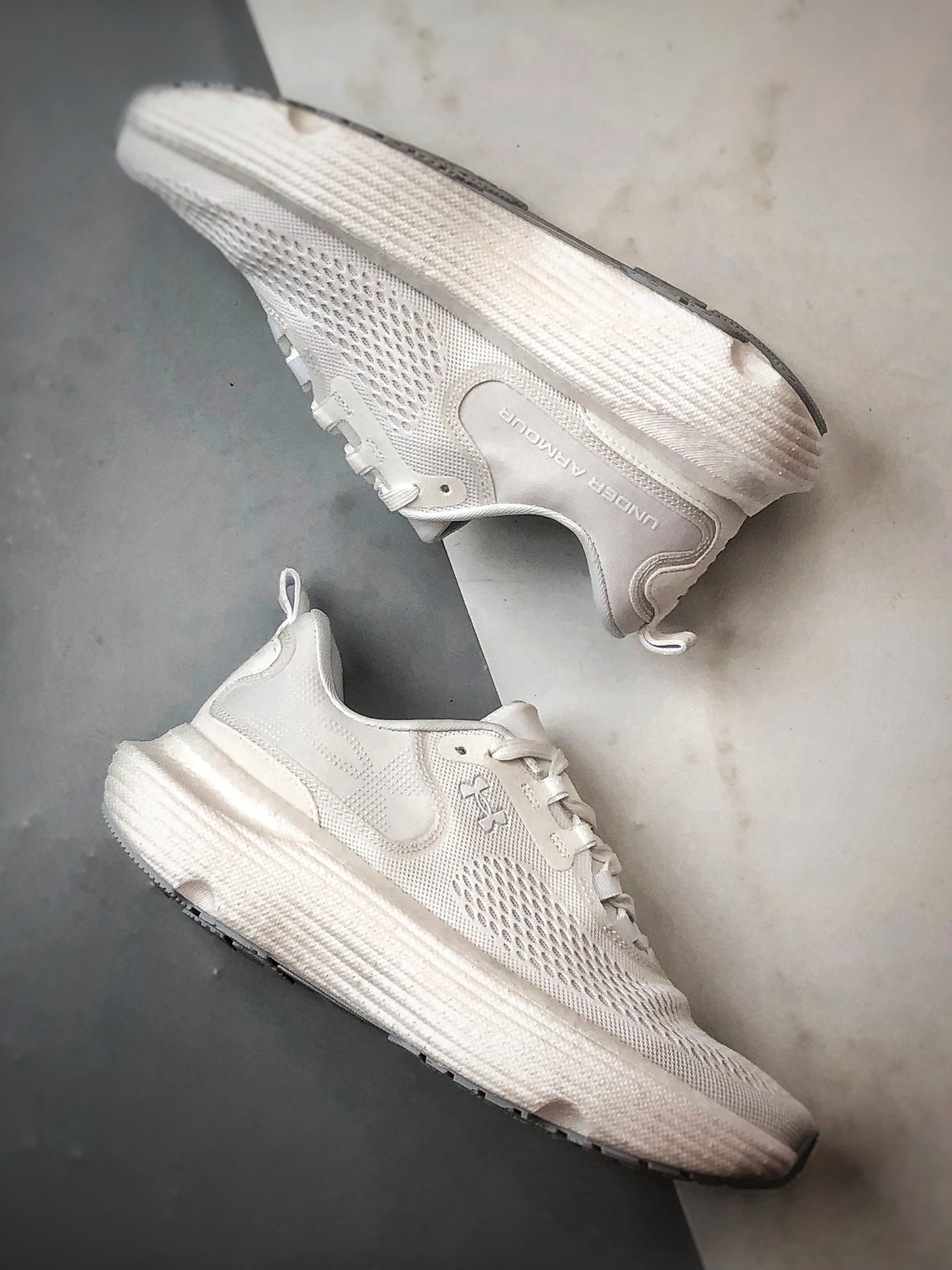 200 Under Armour Infinite Elite 2 白色 网布织物舒适百搭轻便透气缓震跑步鞋-Chinese UA Cheap High Quatity Brand Clothes Bags handbags Sneakers wholesale wholesaler seller from China Factory suppliers Fashion Clothing Shoes best Quality Beautiful Price 200 Under Armour Infinite Elite 2 白色 网布织物舒适百搭轻便透气缓震跑步鞋