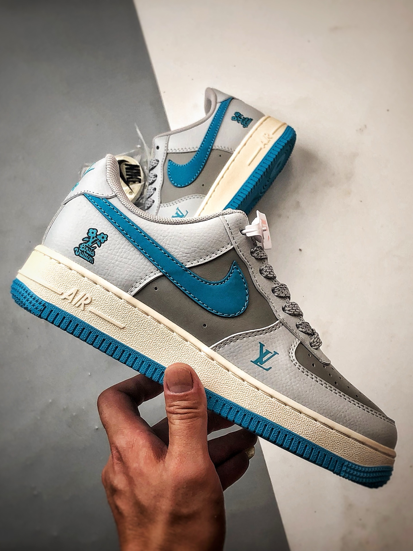 LV x Air Force 1 Low 灰蓝反光钩 JJ2508-704-莆田鞋,莆田鞋货源,高仿鞋,高仿鞋货源,安福档口,莆田高仿鞋,莆田鞋批发,高仿鞋批发,莆田高仿运动鞋,高仿运动鞋,莆田运动鞋 LV x Air Force 1 Low 灰蓝反光钩 JJ2508-704