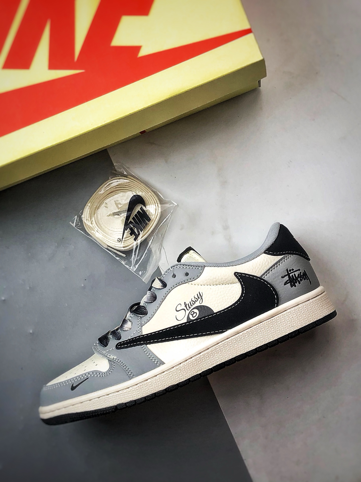 Air Jordan 1 Low ”高端定制” 斯图西黑8白灰黑倒钩 XS7089-601-莆田鞋,莆田鞋货源,高仿鞋,高仿鞋货源,安福档口,莆田高仿鞋,莆田鞋批发,高仿鞋批发,莆田高仿运动鞋,高仿运动鞋,莆田运动鞋 Air Jordan 1 Low ”高端定制” 斯图西黑8白灰黑倒钩 XS7089-601