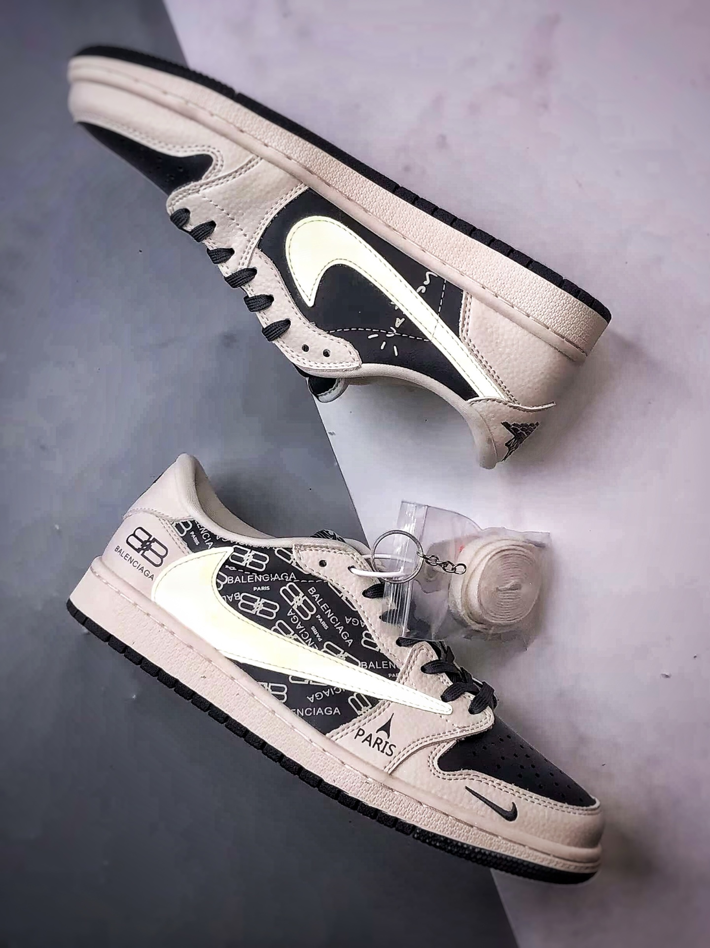 Air Jordan 1 Low ”高端定制” 巴黎印花米白深灰倒钩 LD2025-019-莆田鞋,莆田鞋货源,高仿鞋,高仿鞋货源,安福档口,莆田高仿鞋,莆田鞋批发,高仿鞋批发,莆田高仿运动鞋,高仿运动鞋,莆田运动鞋 Air Jordan 1 Low ”高端定制” 巴黎印花米白深灰倒钩 LD2025-019