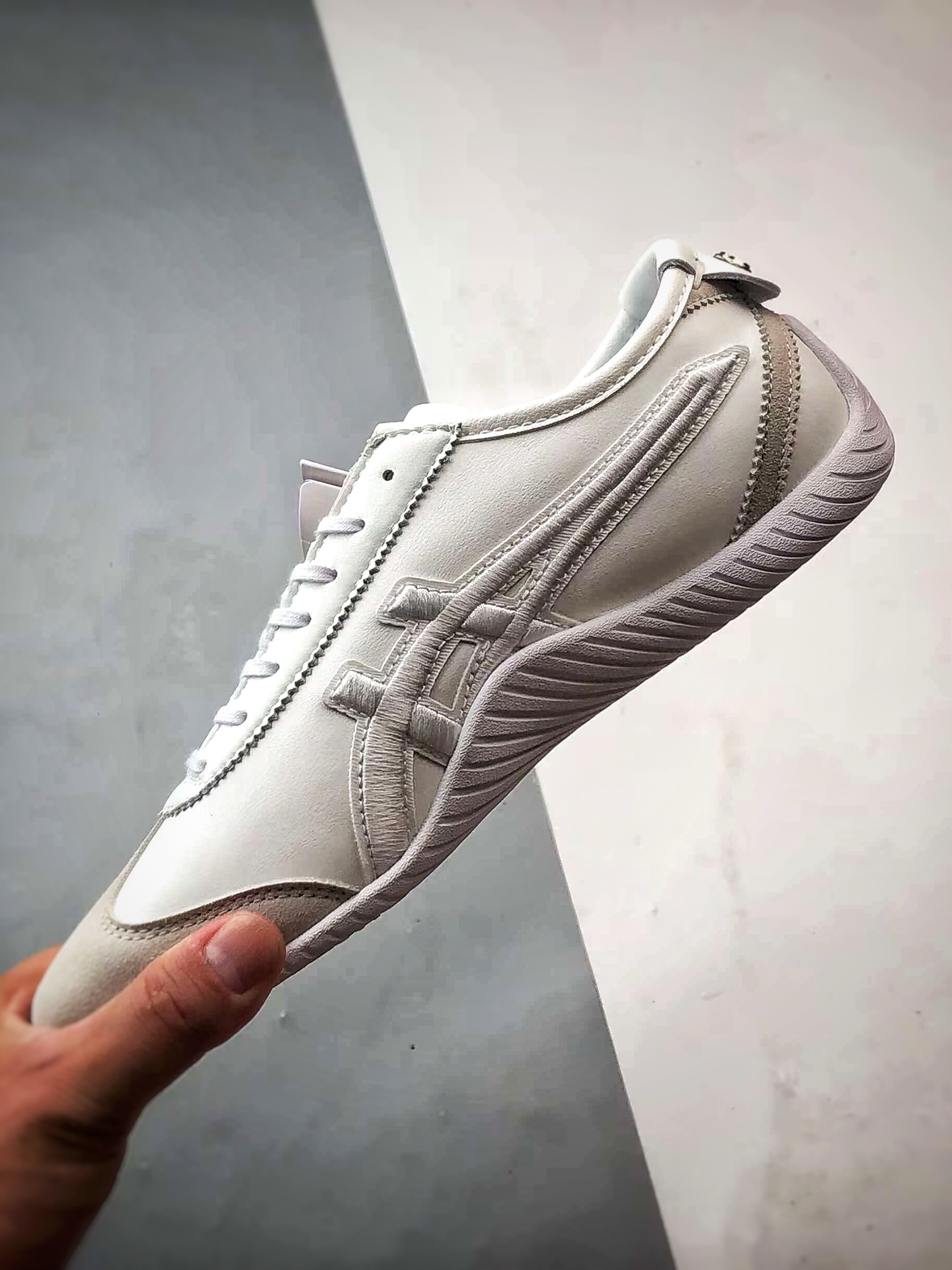 170 Onitsuka Tiger Mexico 66 Driving 白色 鬼冢虎舒适薄底刺绣虎爪赛车休闲鞋 1183C306-100-Chinese UA Cheap High Quatity Brand Clothes Bags handbags Sneakers wholesale wholesaler seller from China Factory suppliers Fashion Clothing Shoes best Quality Beautiful Price 170 Onitsuka Tiger Mexico 66 Driving 白色 鬼冢虎舒适薄底刺绣虎爪赛车休闲鞋 1183C306-100