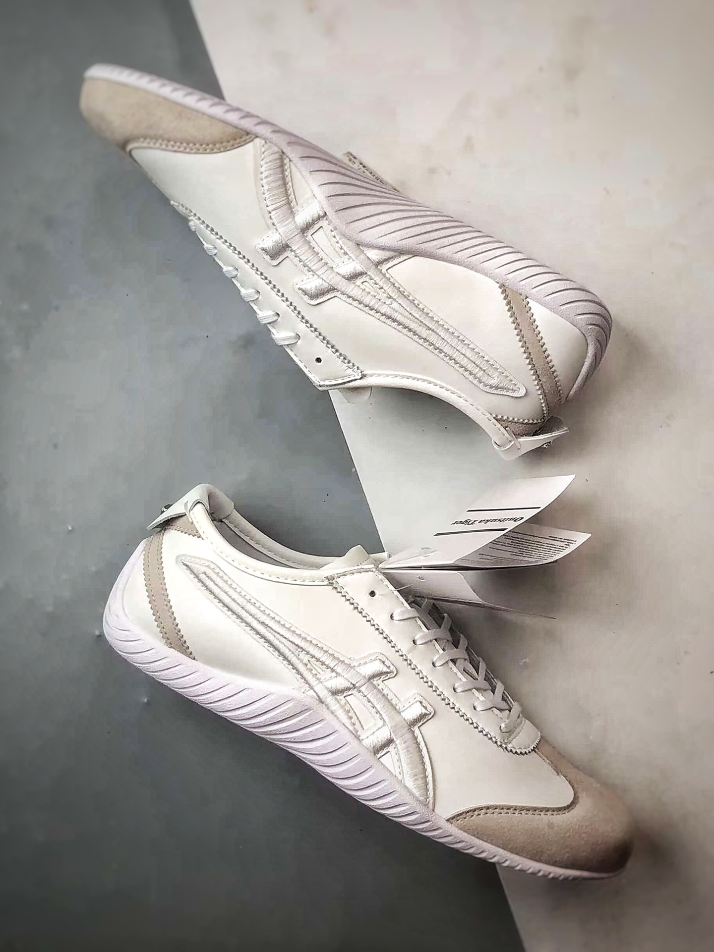 170 Onitsuka Tiger Mexico 66 Driving 白色 鬼冢虎舒适薄底刺绣虎爪赛车休闲鞋 1183C306-100-Chinese UA Cheap High Quatity Brand Clothes Bags handbags Sneakers wholesale wholesaler seller from China Factory suppliers Fashion Clothing Shoes best Quality Beautiful Price 170 Onitsuka Tiger Mexico 66 Driving 白色 鬼冢虎舒适薄底刺绣虎爪赛车休闲鞋 1183C306-100