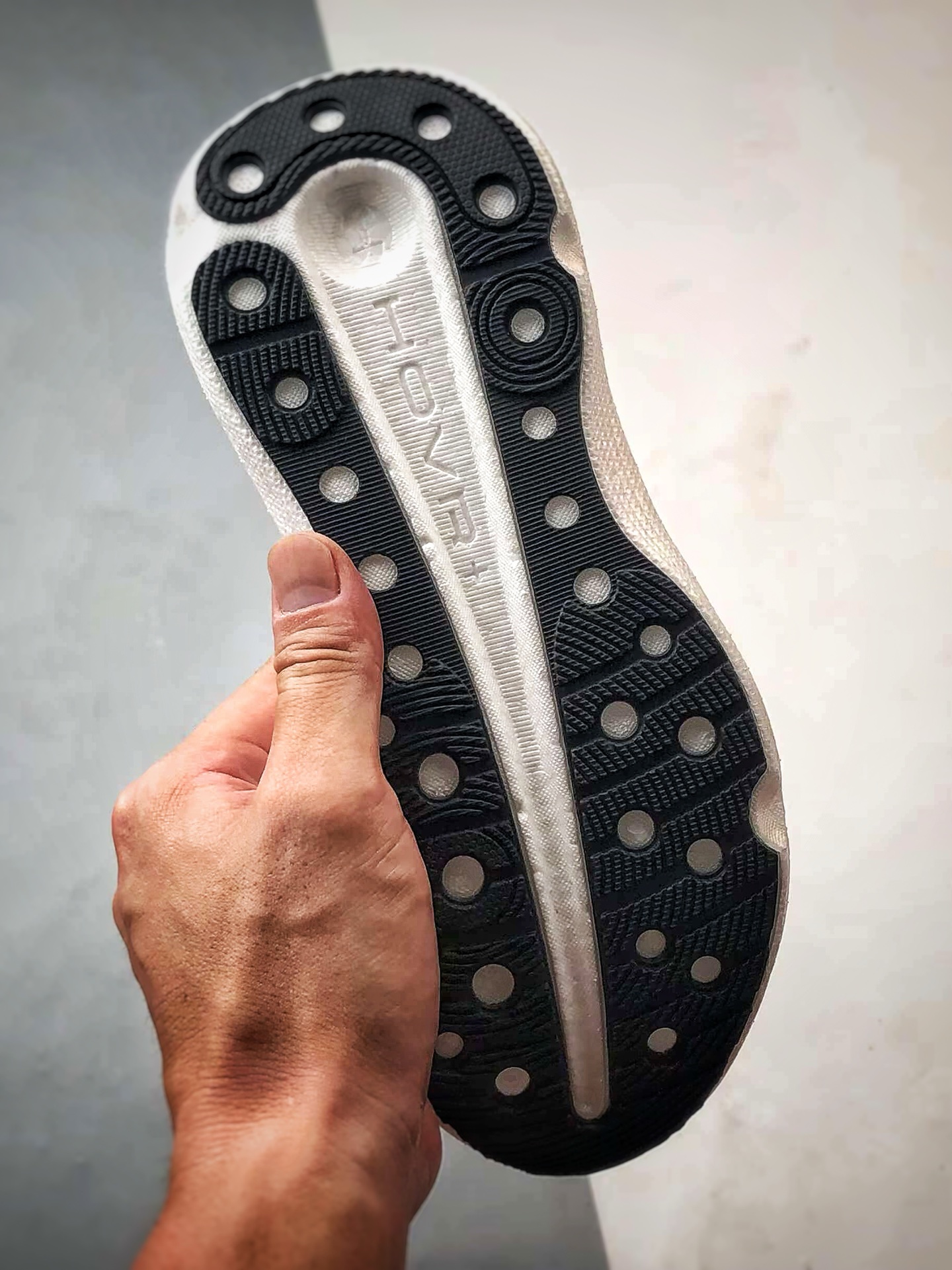 200 Under Armour Infinite Elite 2 黑白 网布织物舒适百搭轻便透气缓震跑步鞋-Chinese UA Cheap High Quatity Brand Clothes Bags handbags Sneakers wholesale wholesaler seller from China Factory suppliers Fashion Clothing Shoes best Quality Beautiful Price 200 Under Armour Infinite Elite 2 黑白 网布织物舒适百搭轻便透气缓震跑步鞋