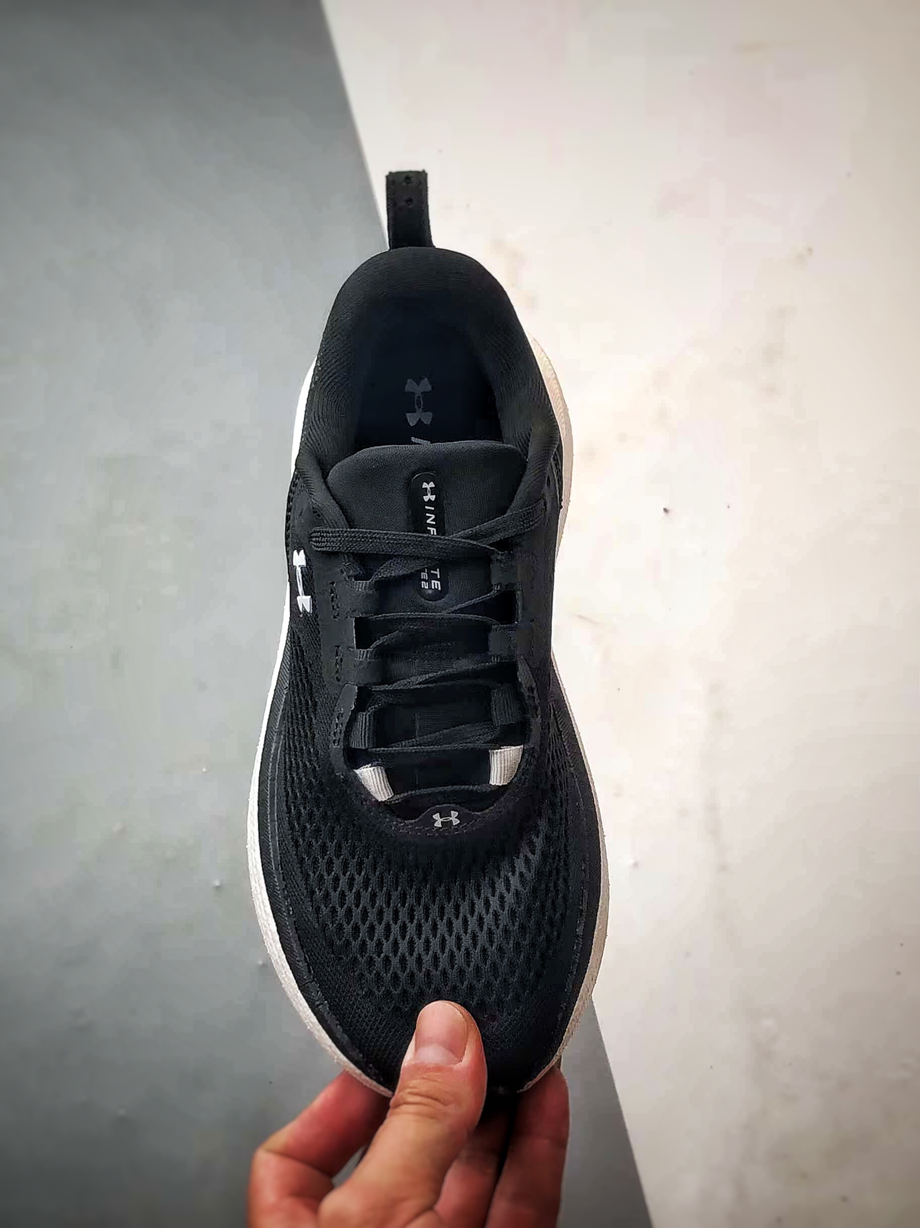 200 Under Armour Infinite Elite 2 黑白 网布织物舒适百搭轻便透气缓震跑步鞋-Chinese UA Cheap High Quatity Brand Clothes Bags handbags Sneakers wholesale wholesaler seller from China Factory suppliers Fashion Clothing Shoes best Quality Beautiful Price 200 Under Armour Infinite Elite 2 黑白 网布织物舒适百搭轻便透气缓震跑步鞋