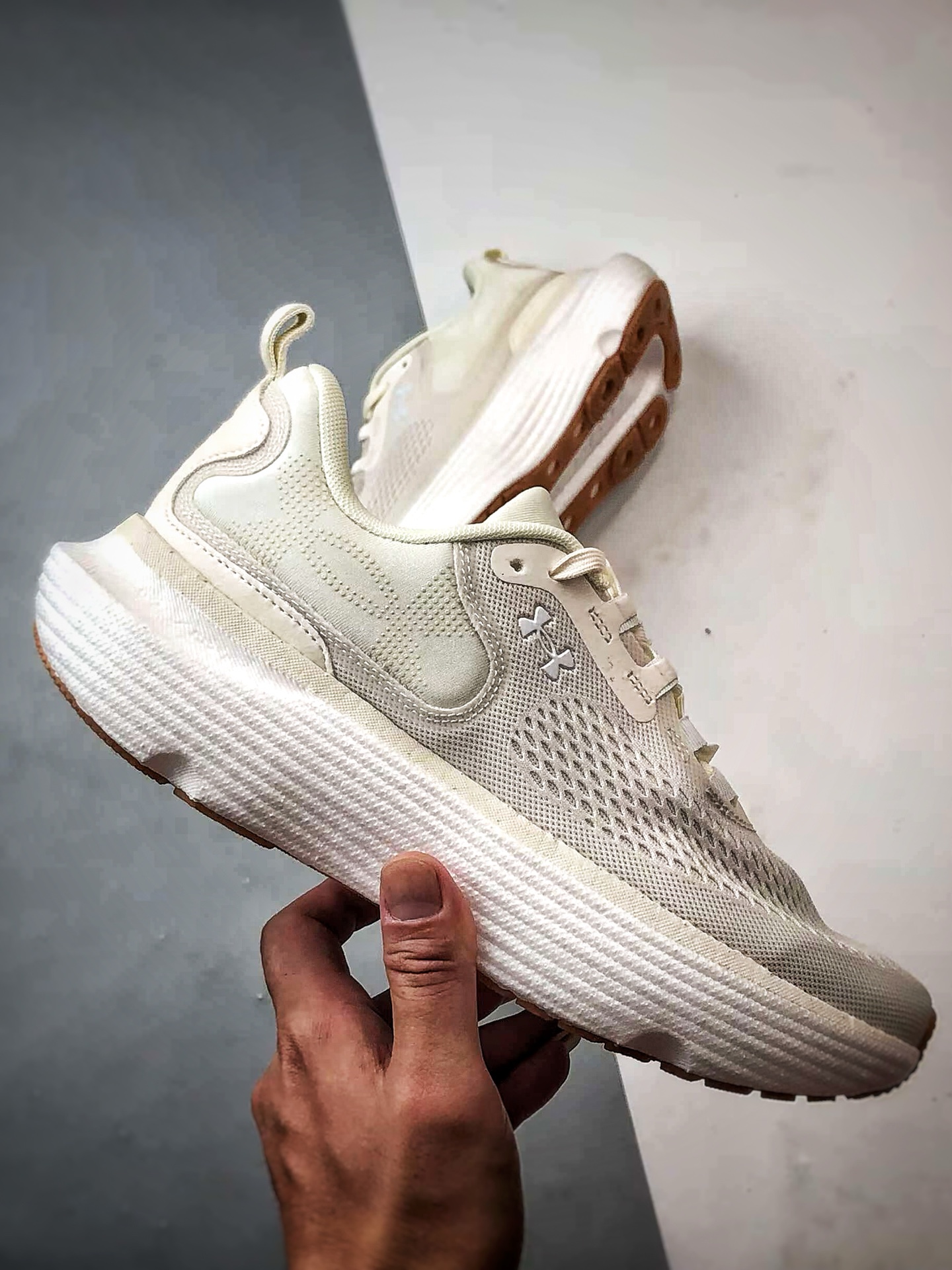 220 Under Armour Infinite Elite 2 石英白 网布织物舒适百搭轻便透气缓震跑步鞋-Chinese UA Cheap High Quatity Brand Clothes Bags handbags Sneakers wholesale wholesaler seller from China Factory suppliers Fashion Clothing Shoes best Quality Beautiful Price 220 Under Armour Infinite Elite 2 石英白 网布织物舒适百搭轻便透气缓震跑步鞋