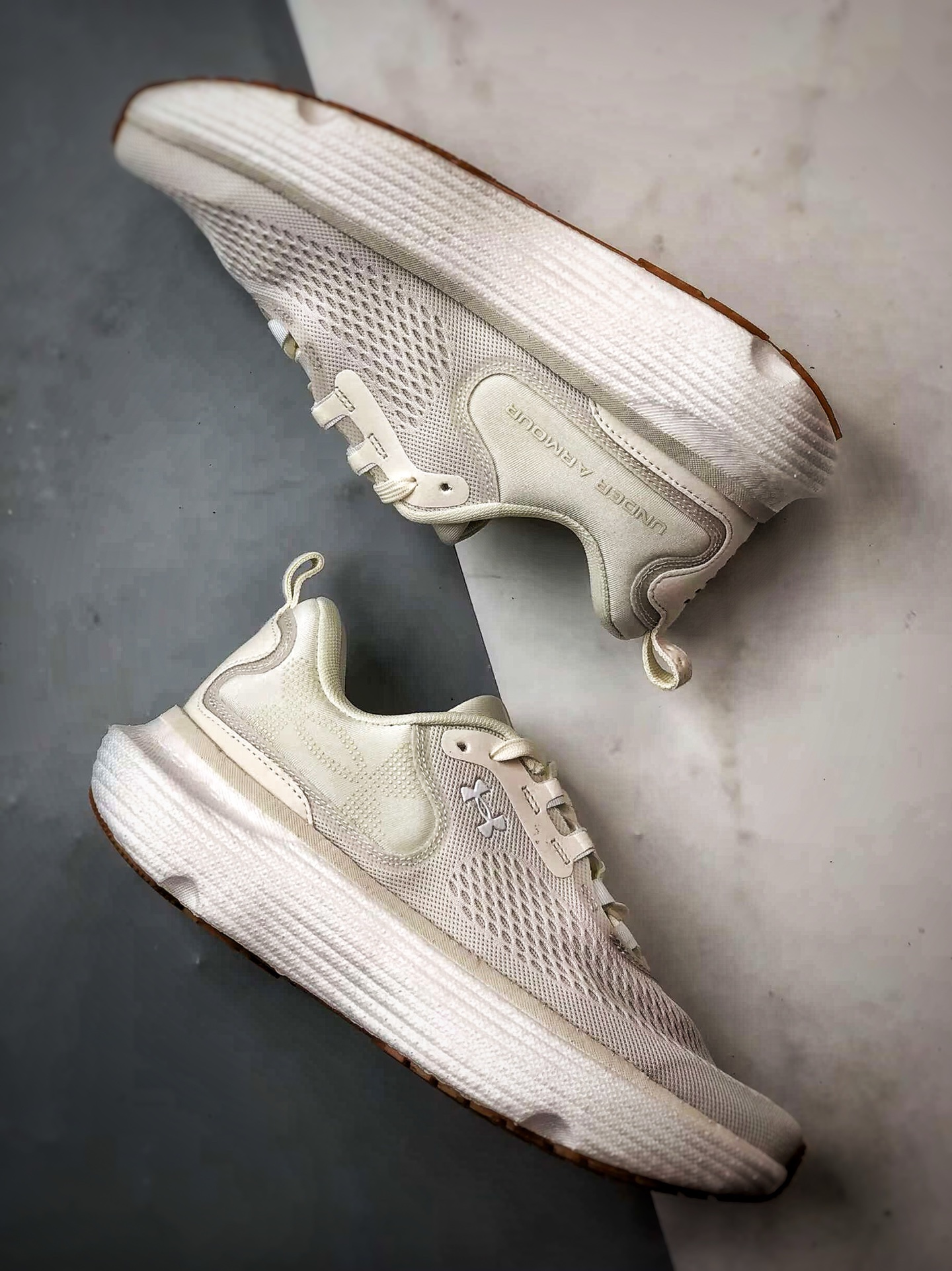 220 Under Armour Infinite Elite 2 石英白 网布织物舒适百搭轻便透气缓震跑步鞋-Chinese UA Cheap High Quatity Brand Clothes Bags handbags Sneakers wholesale wholesaler seller from China Factory suppliers Fashion Clothing Shoes best Quality Beautiful Price 220 Under Armour Infinite Elite 2 石英白 网布织物舒适百搭轻便透气缓震跑步鞋