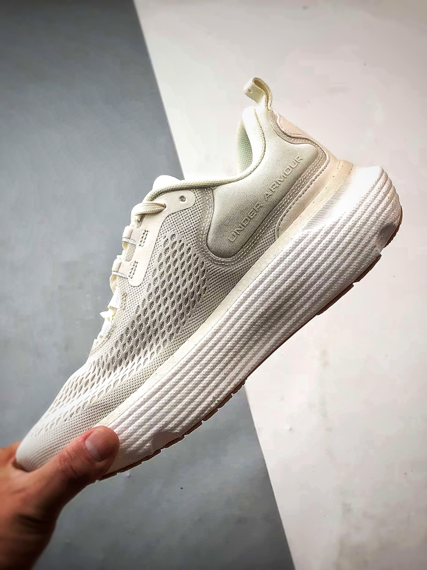 220 Under Armour Infinite Elite 2 石英白 网布织物舒适百搭轻便透气缓震跑步鞋-Chinese UA Cheap High Quatity Brand Clothes Bags handbags Sneakers wholesale wholesaler seller from China Factory suppliers Fashion Clothing Shoes best Quality Beautiful Price 220 Under Armour Infinite Elite 2 石英白 网布织物舒适百搭轻便透气缓震跑步鞋