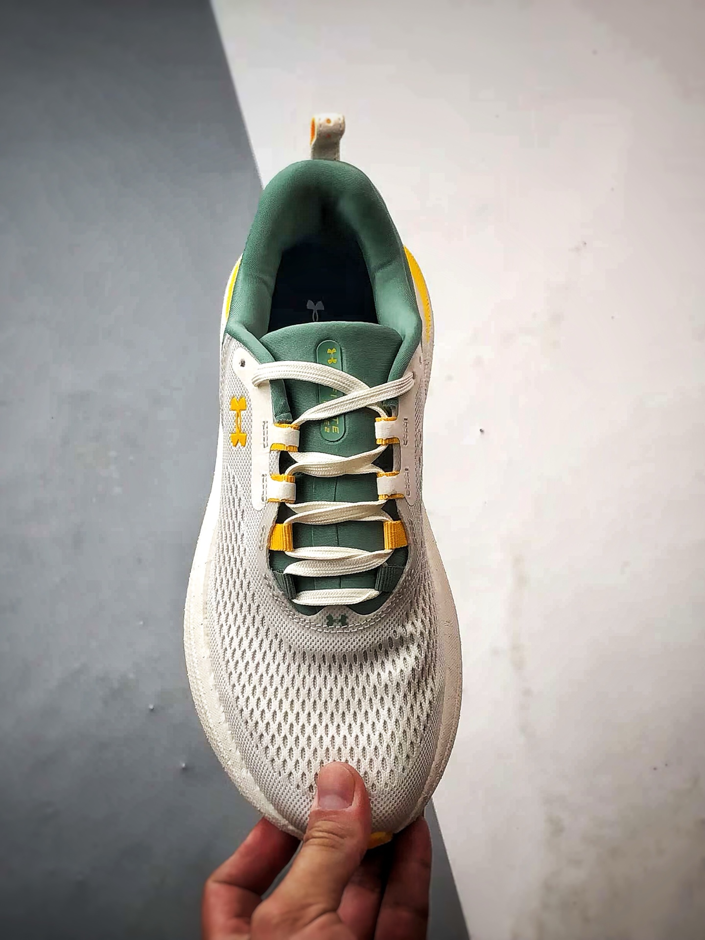 220 Under Armour Infinite Elite 2 米绿色 网布织物舒适百搭轻便透气缓震跑步鞋-Chinese UA Cheap High Quatity Brand Clothes Bags handbags Sneakers wholesale wholesaler seller from China Factory suppliers Fashion Clothing Shoes best Quality Beautiful Price 220 Under Armour Infinite Elite 2 米绿色 网布织物舒适百搭轻便透气缓震跑步鞋