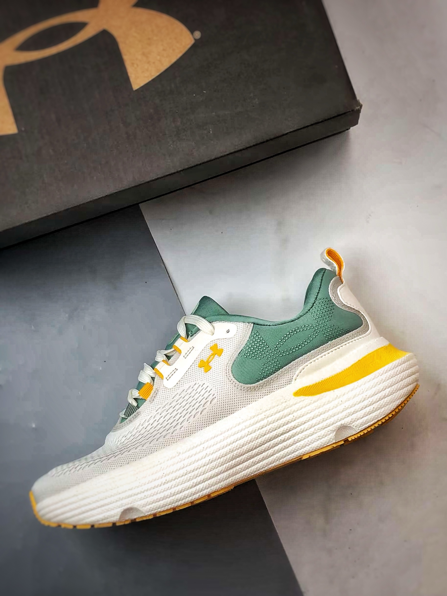 220 Under Armour Infinite Elite 2 米绿色 网布织物舒适百搭轻便透气缓震跑步鞋-Chinese UA Cheap High Quatity Brand Clothes Bags handbags Sneakers wholesale wholesaler seller from China Factory suppliers Fashion Clothing Shoes best Quality Beautiful Price 220 Under Armour Infinite Elite 2 米绿色 网布织物舒适百搭轻便透气缓震跑步鞋