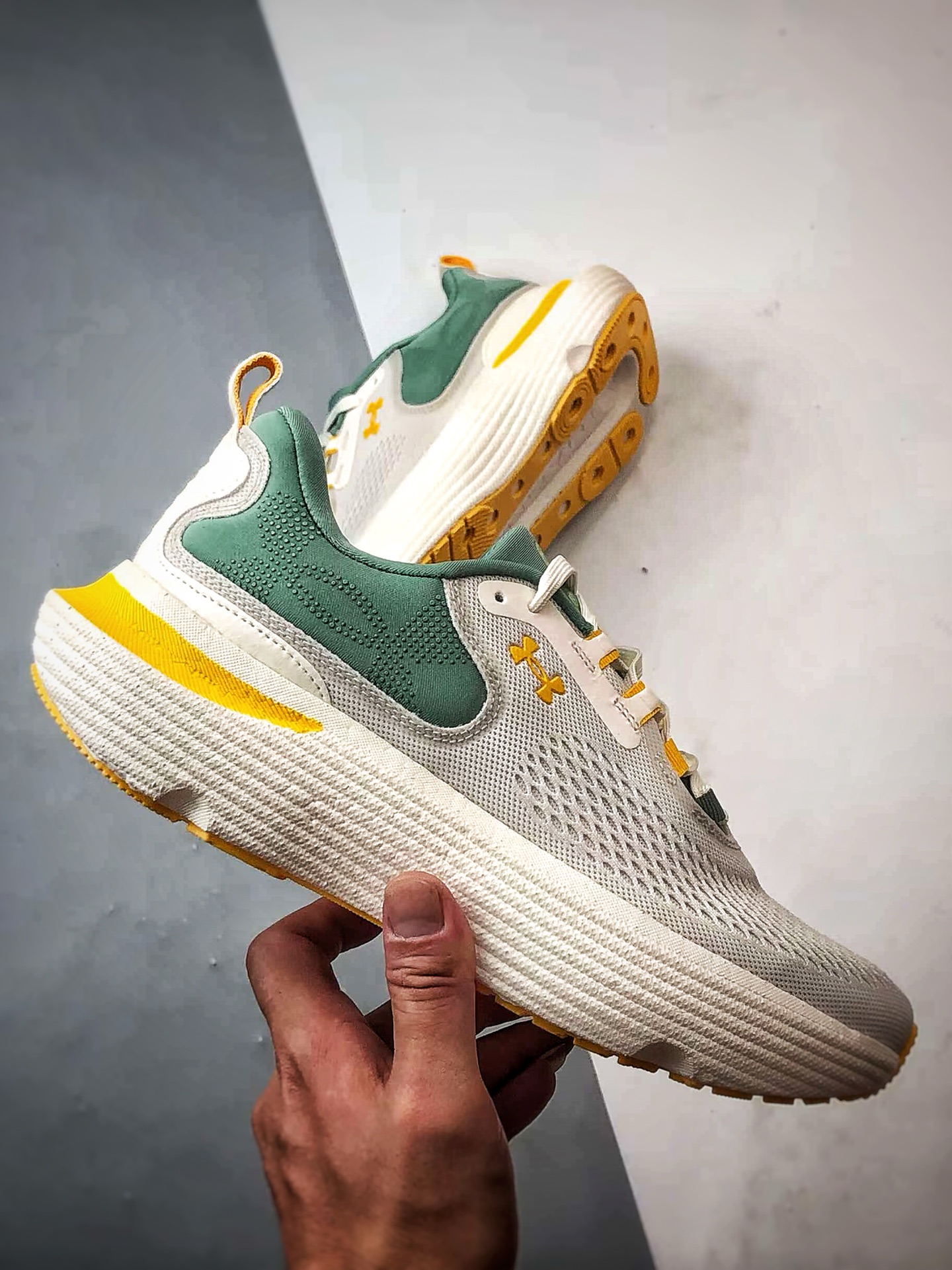 220 Under Armour Infinite Elite 2 米绿色 网布织物舒适百搭轻便透气缓震跑步鞋-Chinese UA Cheap High Quatity Brand Clothes Bags handbags Sneakers wholesale wholesaler seller from China Factory suppliers Fashion Clothing Shoes best Quality Beautiful Price 220 Under Armour Infinite Elite 2 米绿色 网布织物舒适百搭轻便透气缓震跑步鞋