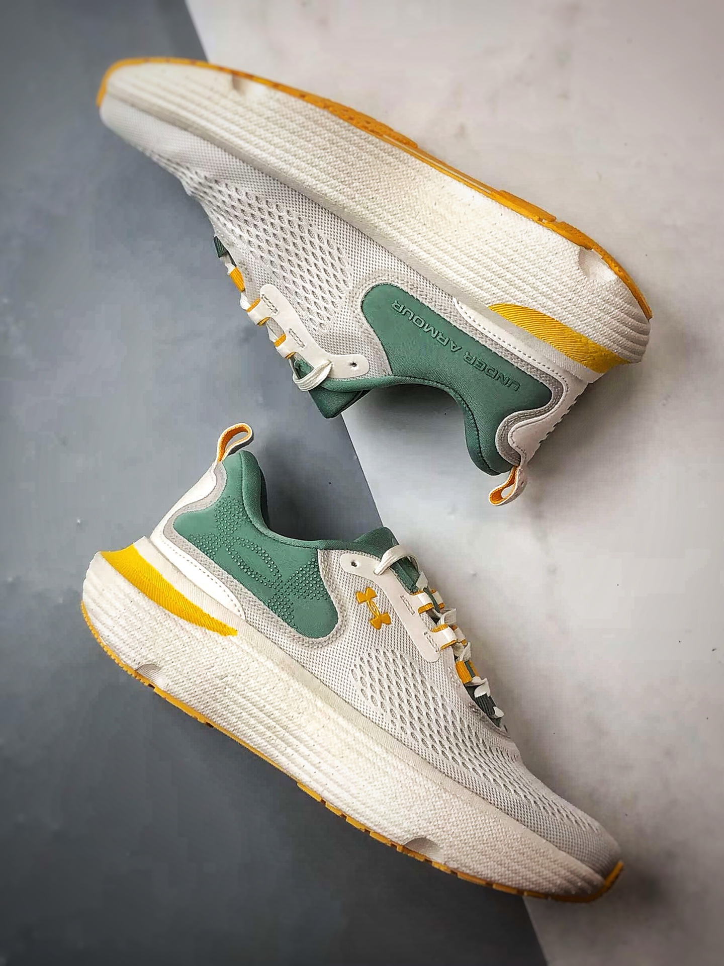 220 Under Armour Infinite Elite 2 米绿色 网布织物舒适百搭轻便透气缓震跑步鞋-Chinese UA Cheap High Quatity Brand Clothes Bags handbags Sneakers wholesale wholesaler seller from China Factory suppliers Fashion Clothing Shoes best Quality Beautiful Price 220 Under Armour Infinite Elite 2 米绿色 网布织物舒适百搭轻便透气缓震跑步鞋