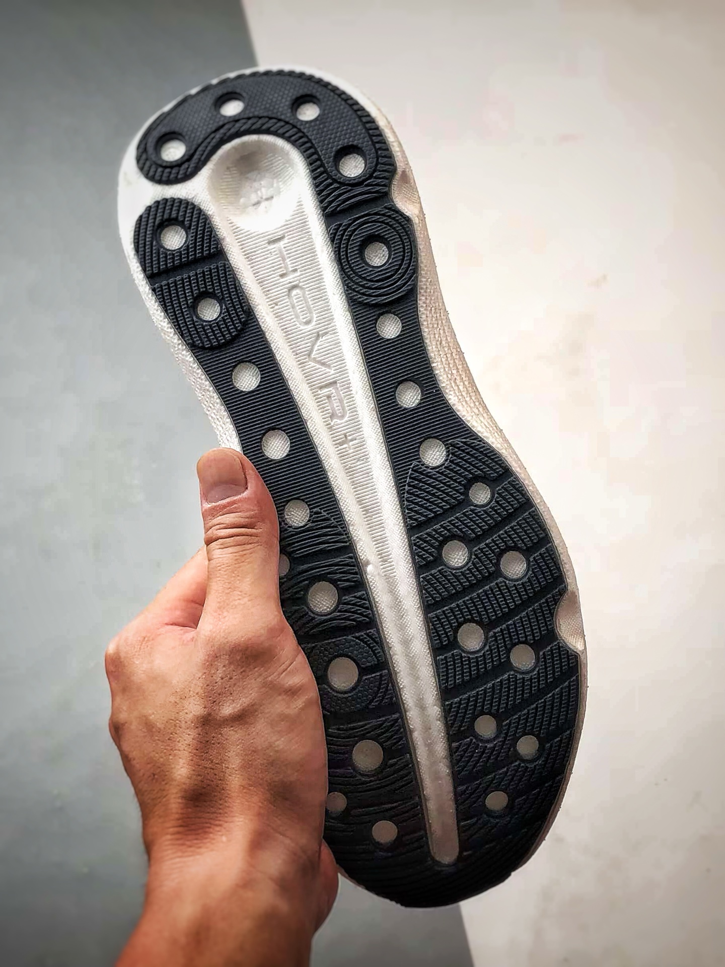 220 Under Armour Infinite Elite 2 灰橙色 网布织物舒适百搭轻便透气缓震跑步鞋-Chinese UA Cheap High Quatity Brand Clothes Bags handbags Sneakers wholesale wholesaler seller from China Factory suppliers Fashion Clothing Shoes best Quality Beautiful Price 220 Under Armour Infinite Elite 2 灰橙色 网布织物舒适百搭轻便透气缓震跑步鞋