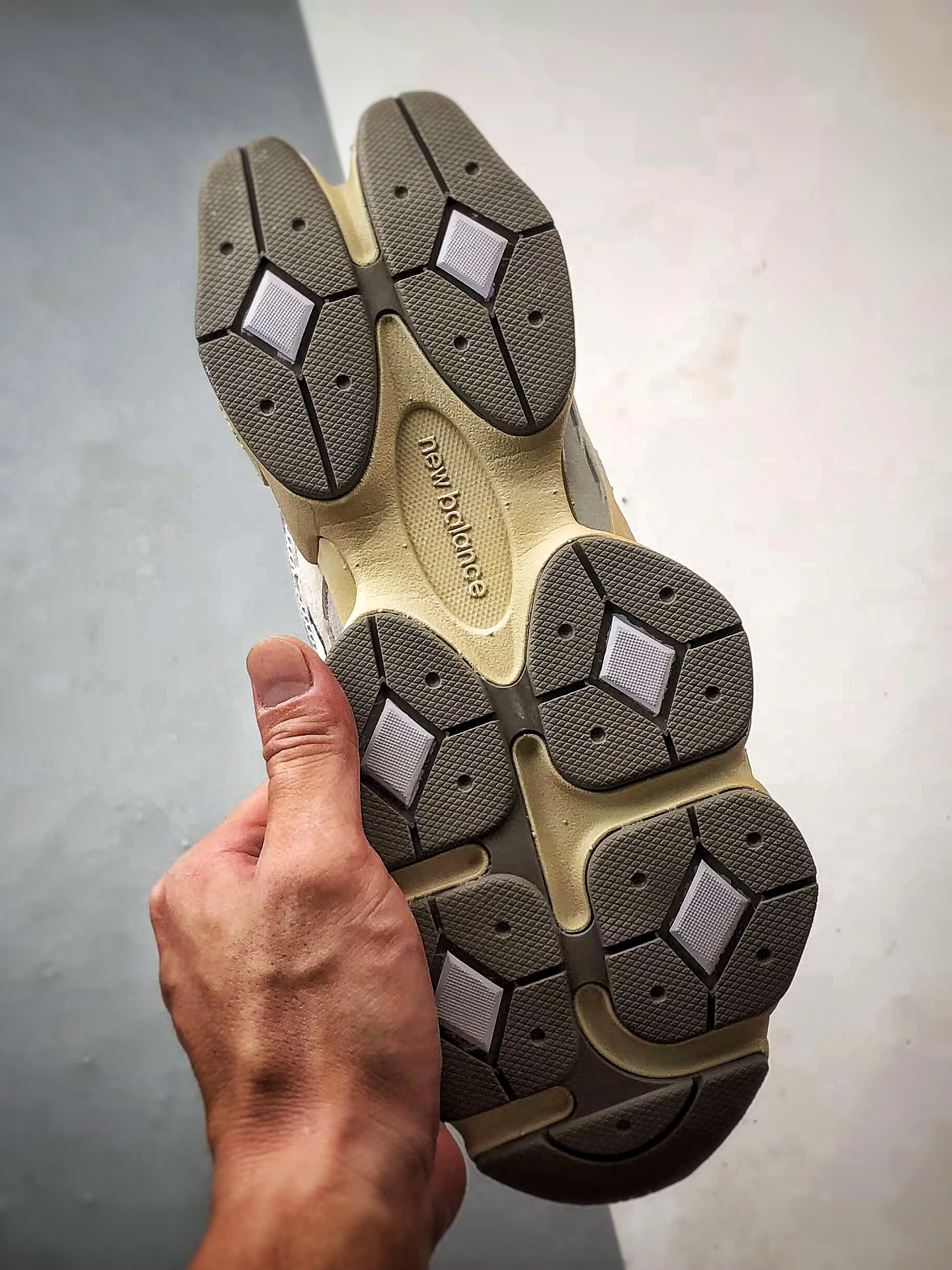 New Balance 9060 灰蓝色 复古休闲运动老爹鞋 U9060EEL-莆田鞋,莆田鞋货源,高仿鞋,高仿鞋货源,安福档口,莆田高仿鞋,莆田鞋批发,高仿鞋批发,莆田高仿运动鞋,高仿运动鞋,莆田运动鞋 New Balance 9060 灰蓝色 复古休闲运动老爹鞋 U9060EEL