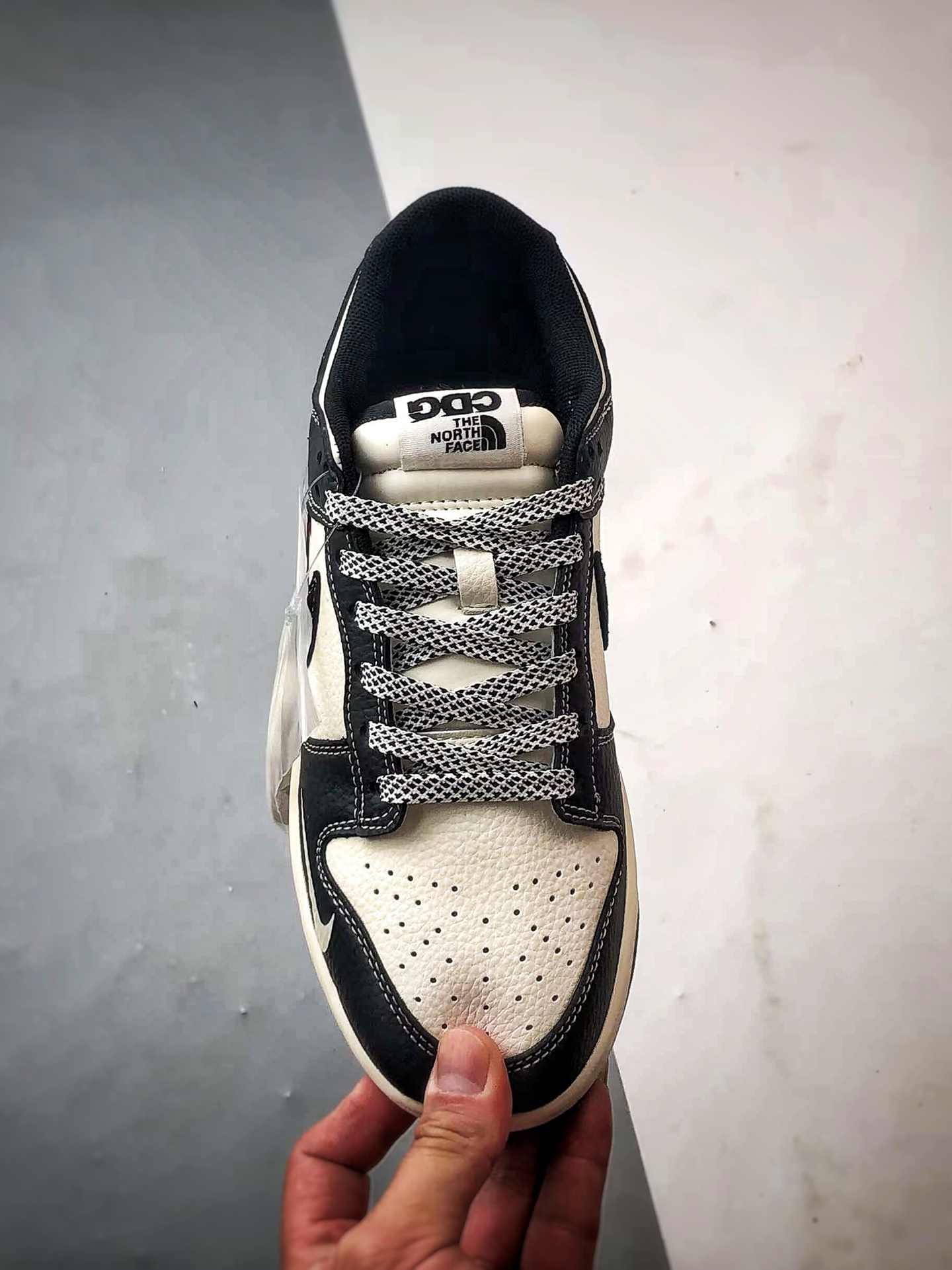 NK Dunk Low Retro ”DIY高端定制” 北面CDG米白黑 低帮休闲运动板鞋 YX5066-339-莆田鞋,莆田鞋货源,高仿鞋,高仿鞋货源,安福档口,莆田高仿鞋,莆田鞋批发,高仿鞋批发,莆田高仿运动鞋,高仿运动鞋,莆田运动鞋 NK Dunk Low Retro ”DIY高端定制” 北面CDG米白黑 低帮休闲运动板鞋 YX5066-339