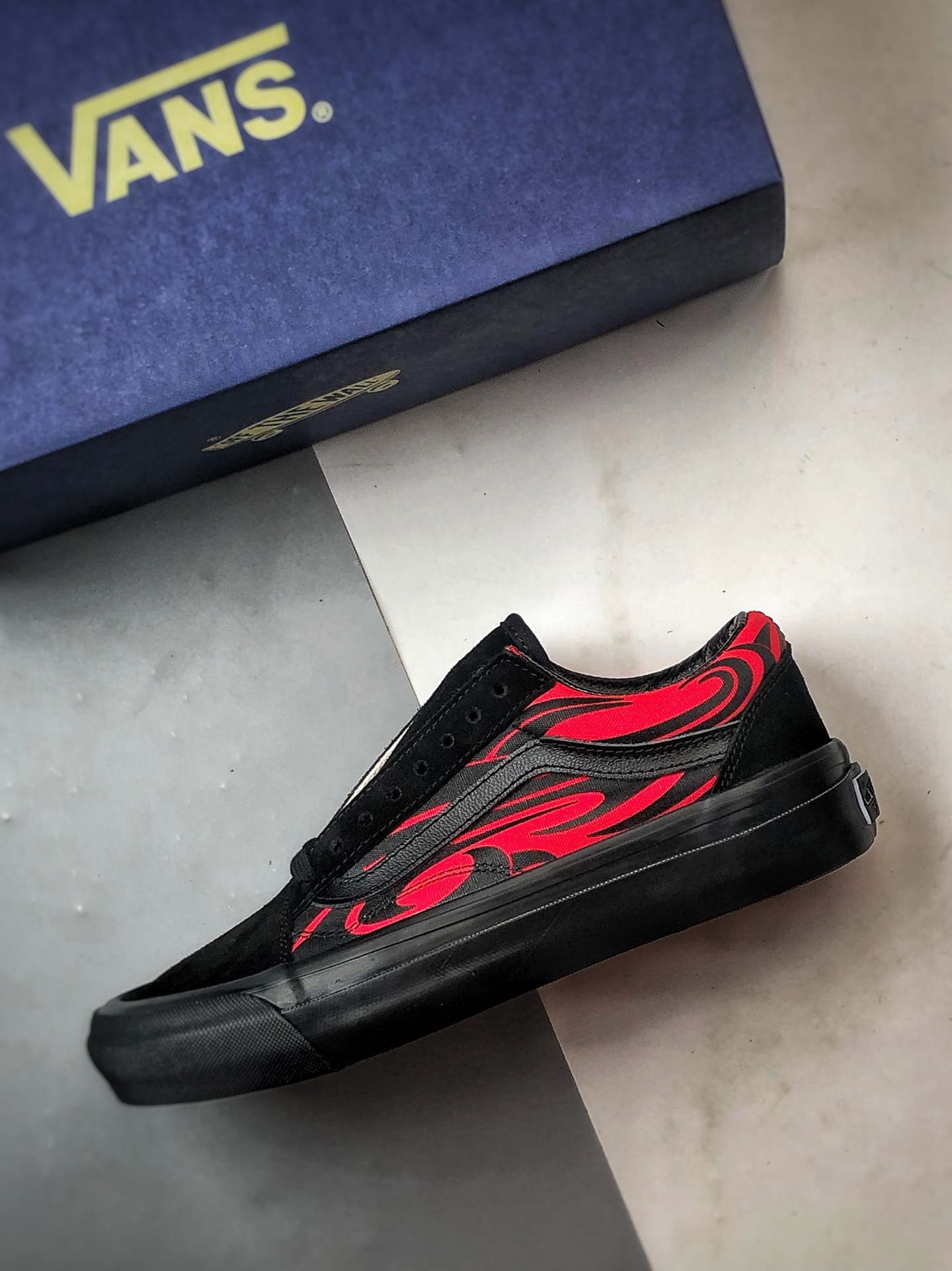 160 Vans Premium Old Skool 黑红 舒适百搭防滑减震休闲硫化板鞋 VN000D56458-Chinese UA Cheap High Quatity Brand Clothes Bags handbags Sneakers wholesale wholesaler seller from China Factory suppliers Fashion Clothing Shoes best Quality Beautiful Price 160 Vans Premium Old Skool 黑红 舒适百搭防滑减震休闲硫化板鞋 VN000D56458