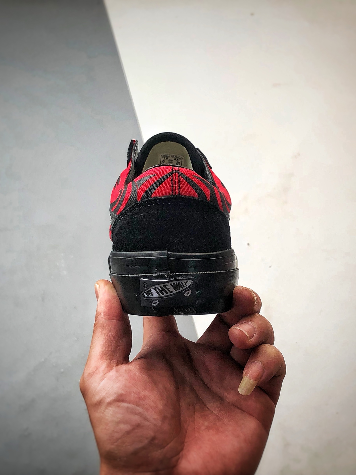 160 Vans Premium Old Skool 黑红 舒适百搭防滑减震休闲硫化板鞋 VN000D56458-Chinese UA Cheap High Quatity Brand Clothes Bags handbags Sneakers wholesale wholesaler seller from China Factory suppliers Fashion Clothing Shoes best Quality Beautiful Price 160 Vans Premium Old Skool 黑红 舒适百搭防滑减震休闲硫化板鞋 VN000D56458