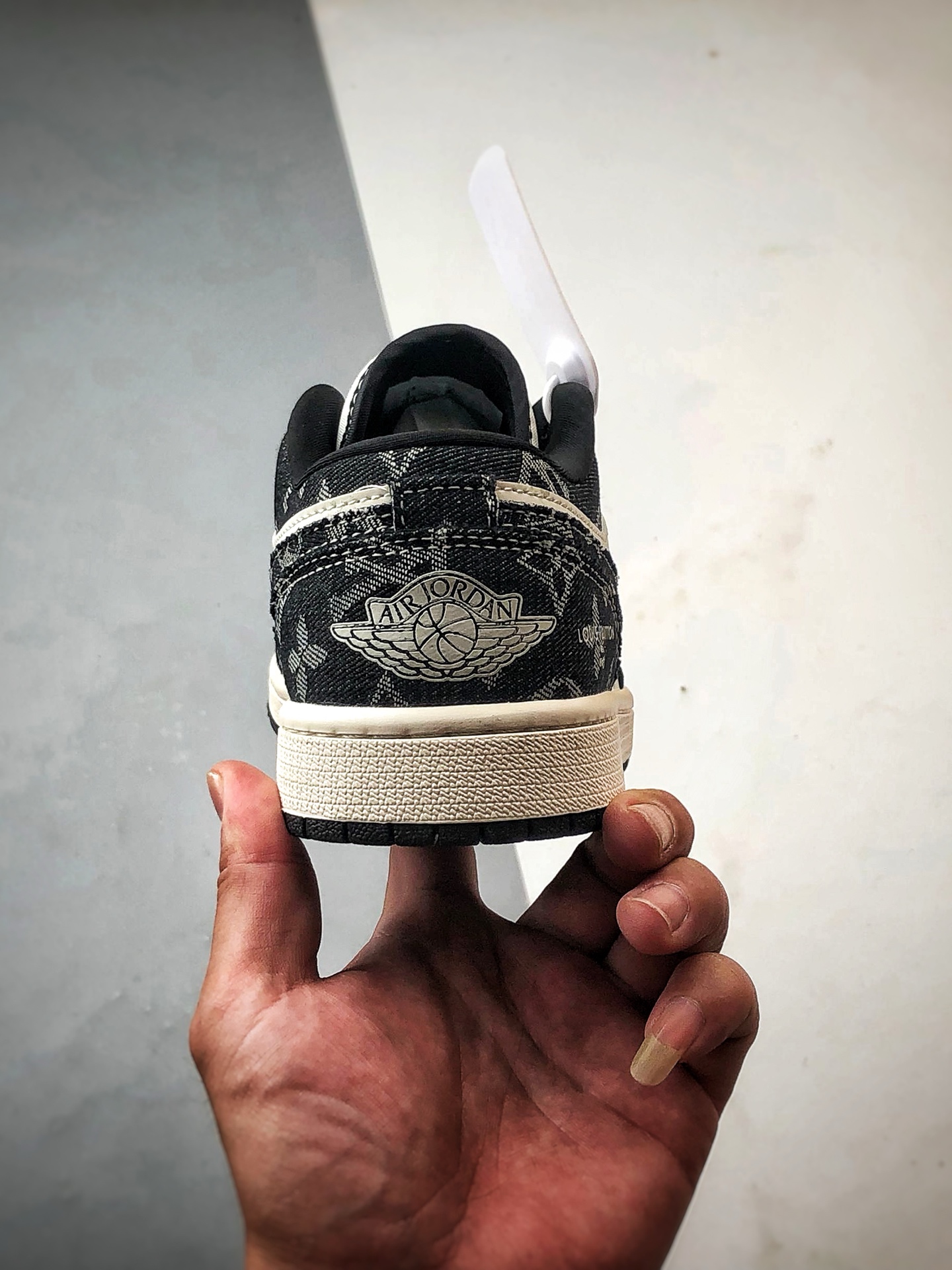 Air Jordan 1 Low ”高端定制” LV印花米白黑牛仔 YX5066-369-莆田鞋,莆田鞋货源,高仿鞋,高仿鞋货源,安福档口,莆田高仿鞋,莆田鞋批发,高仿鞋批发,莆田高仿运动鞋,高仿运动鞋,莆田运动鞋 Air Jordan 1 Low ”高端定制” LV印花米白黑牛仔 YX5066-369