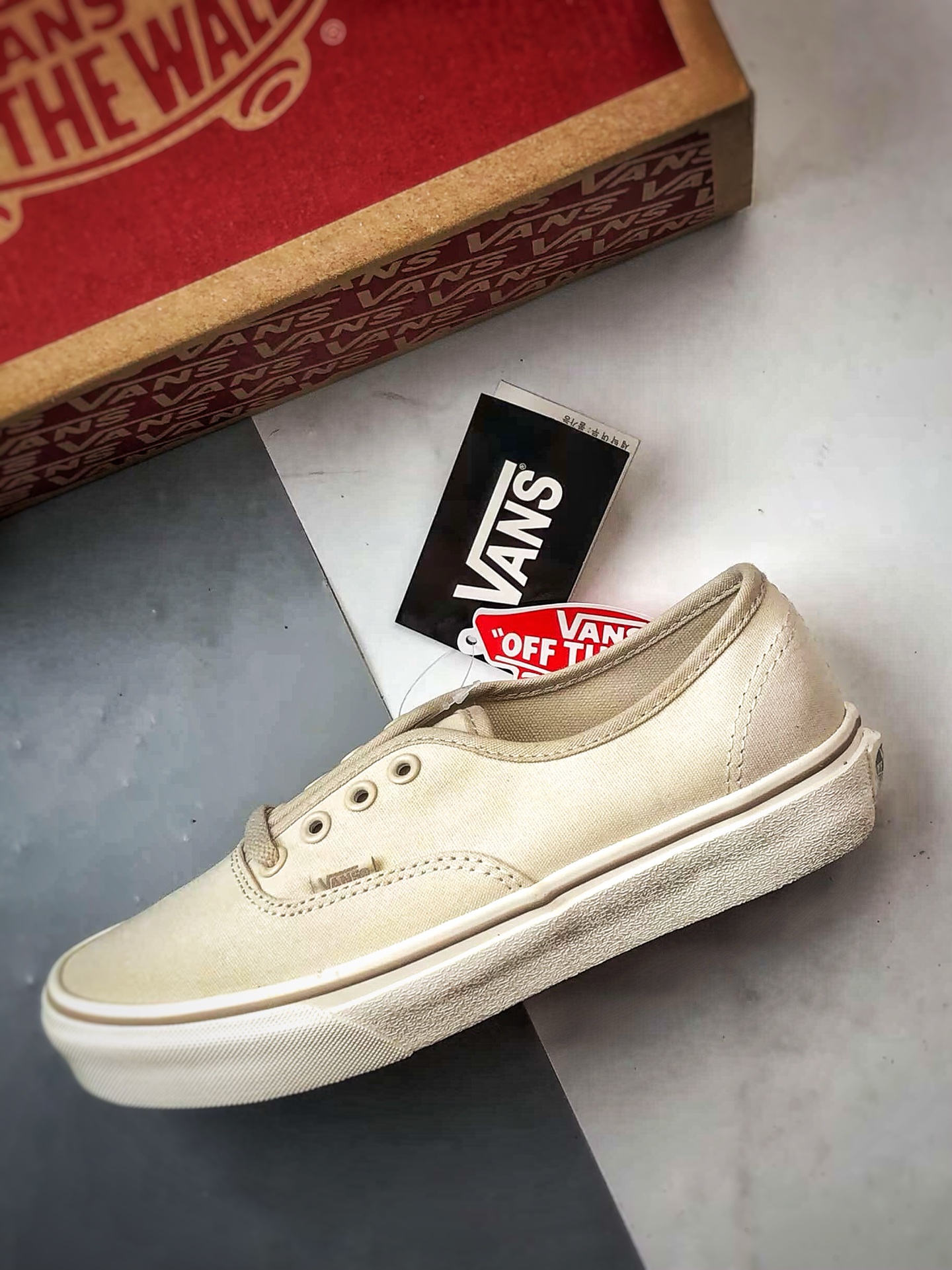 140 Vans Authentic 经典米色 万斯官方 舒适简约时尚低帮帆布鞋 VN000BW5CCZ-Chinese UA Cheap High Quatity Brand Clothes Bags handbags Sneakers wholesale wholesaler seller from China Factory suppliers Fashion Clothing Shoes best Quality Beautiful Price 140 Vans Authentic 经典米色 万斯官方 舒适简约时尚低帮帆布鞋 VN000BW5CCZ