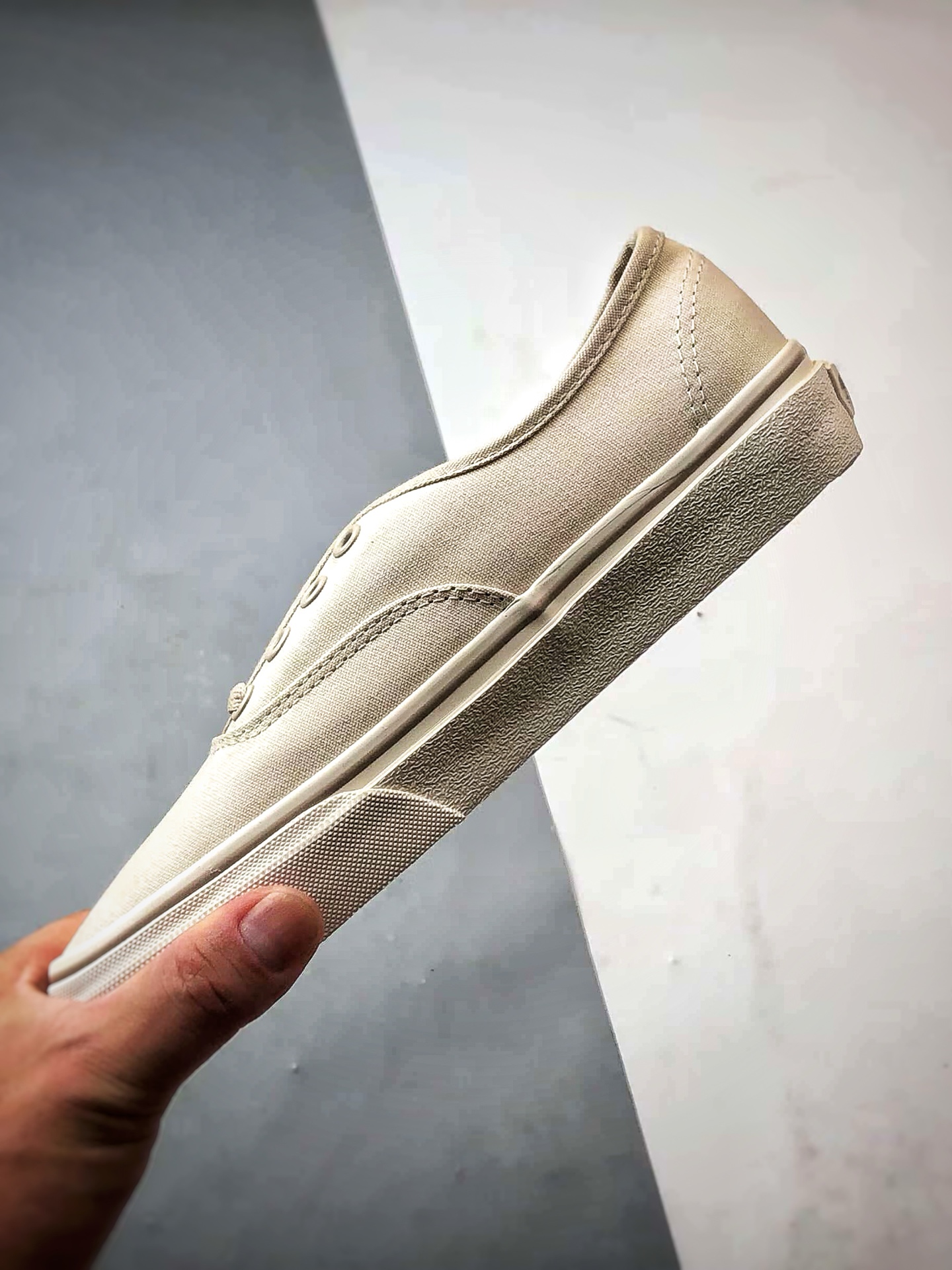 140 Vans Authentic 经典米色 万斯官方 舒适简约时尚低帮帆布鞋 VN000BW5CCZ-Chinese UA Cheap High Quatity Brand Clothes Bags handbags Sneakers wholesale wholesaler seller from China Factory suppliers Fashion Clothing Shoes best Quality Beautiful Price 140 Vans Authentic 经典米色 万斯官方 舒适简约时尚低帮帆布鞋 VN000BW5CCZ