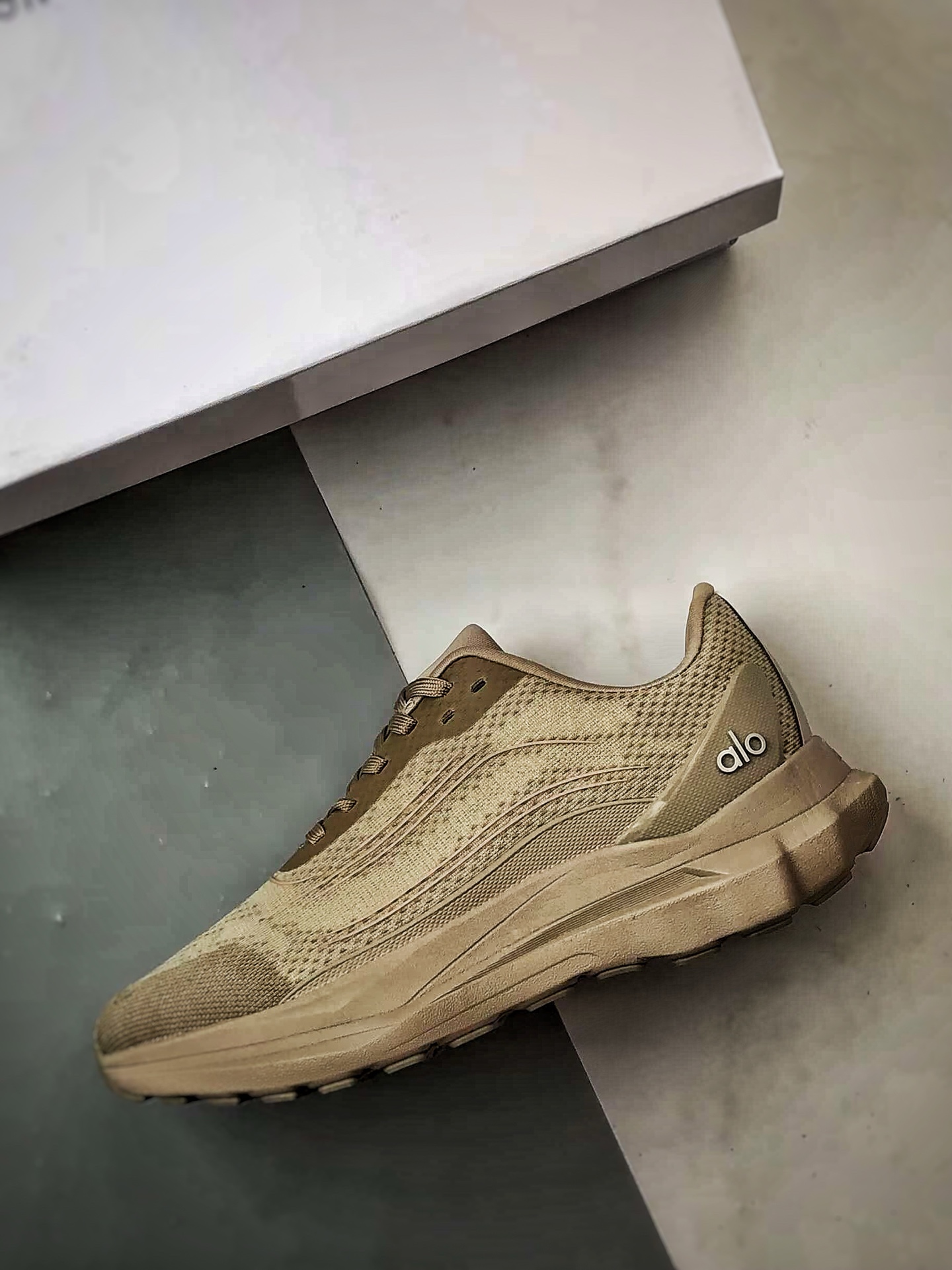 200 alo yoga Alo Runner 灰褐色 舒适百搭透气低帮跑步鞋-Chinese UA Cheap High Quatity Brand Clothes Bags handbags Sneakers wholesale wholesaler seller from China Factory suppliers Fashion Clothing Shoes best Quality Beautiful Price 200 alo yoga Alo Runner 灰褐色 舒适百搭透气低帮跑步鞋