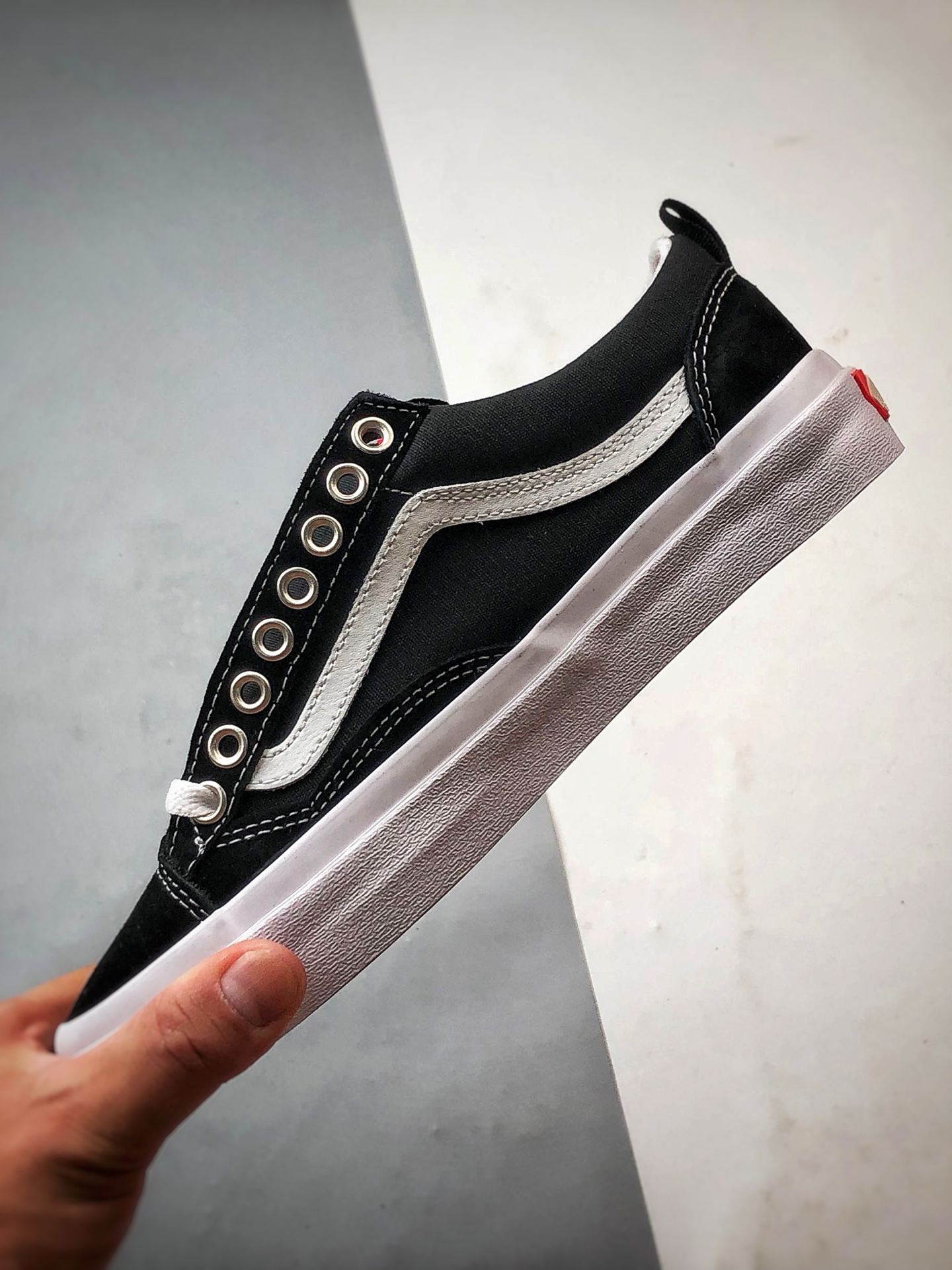 140 Vans Old Skool Skate 36 黑白 万斯官方 舒适百搭休闲滑板鞋 VN000D5RBA2-Chinese UA Cheap High Quatity Brand Clothes Bags handbags Sneakers wholesale wholesaler seller from China Factory suppliers Fashion Clothing Shoes best Quality Beautiful Price 140 Vans Old Skool Skate 36 黑白 万斯官方 舒适百搭休闲滑板鞋 VN000D5RBA2