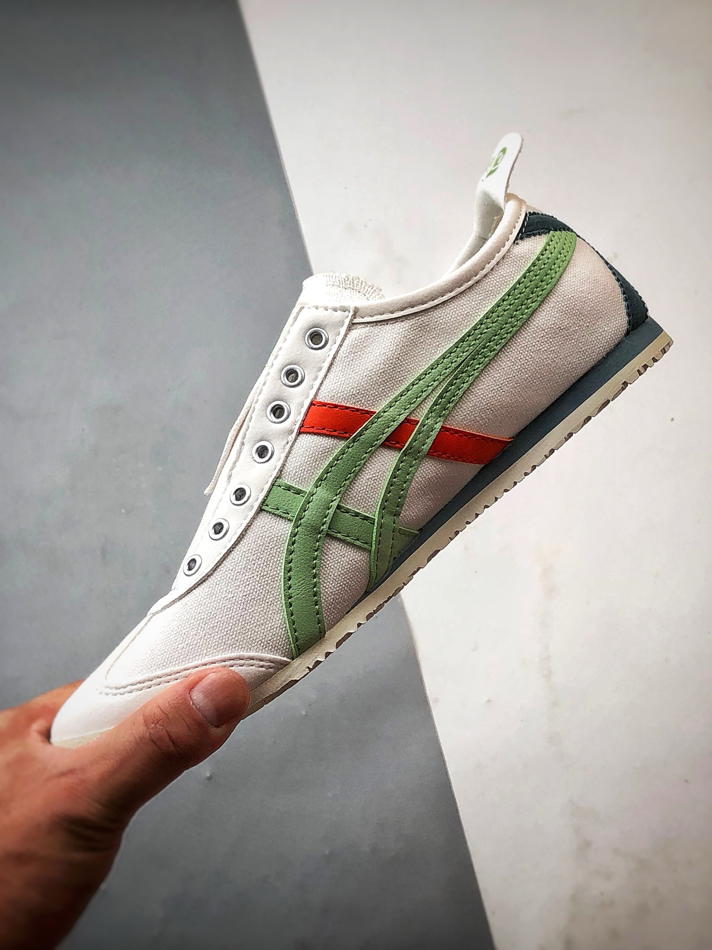 Asics 鬼冢虎 Mexico 66 Slip-On 白绿红 1183A360-129